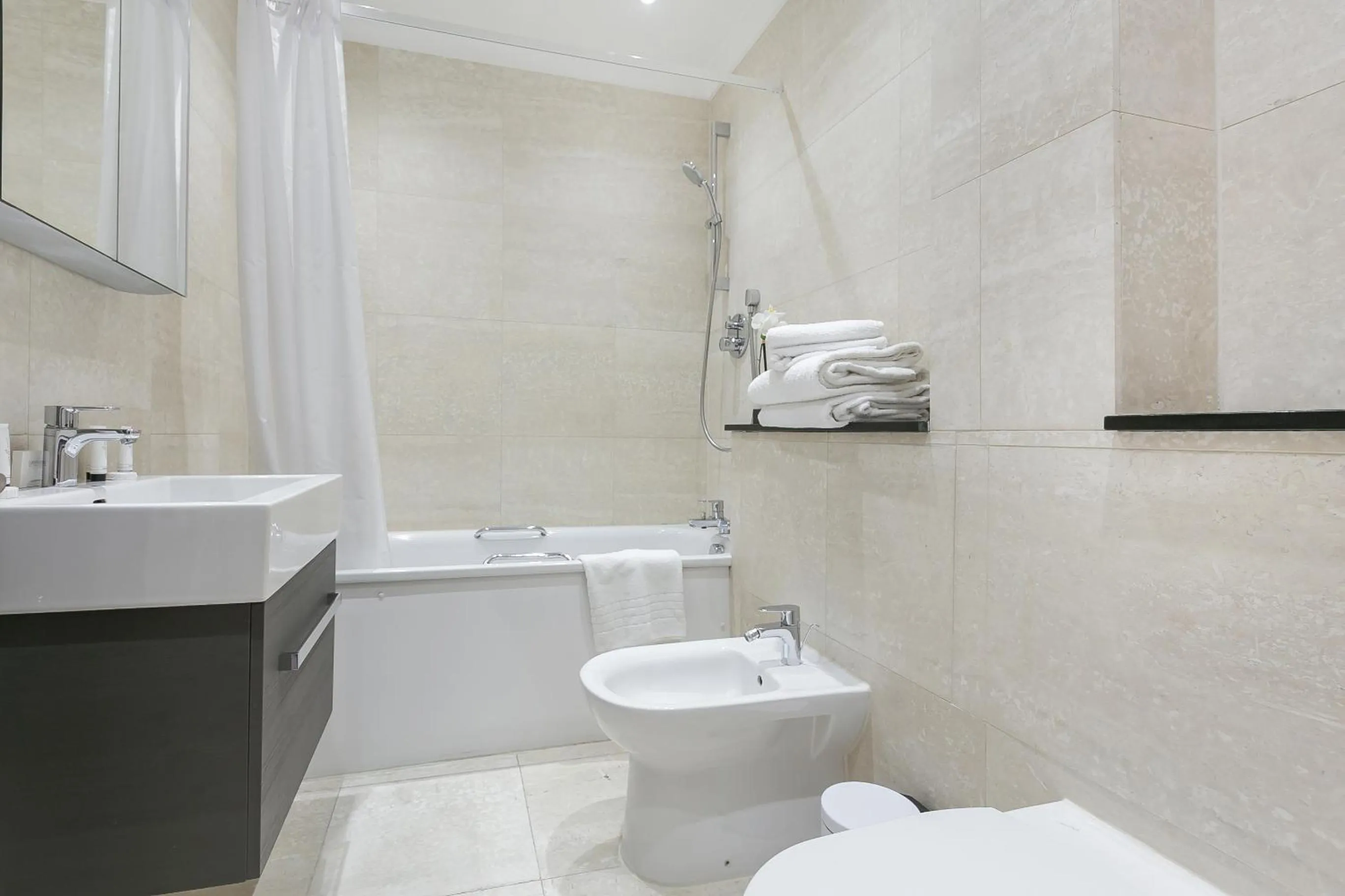 Shower in Chilworth Court