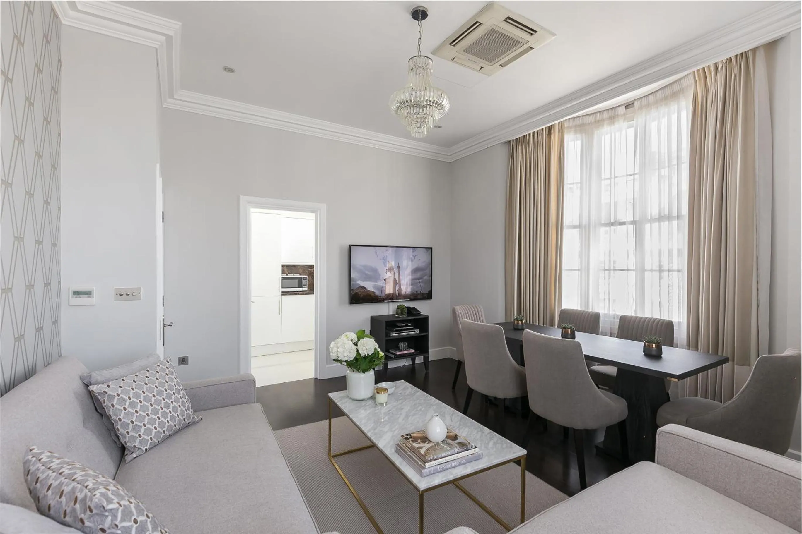 Communal lounge/ TV room in Chilworth Court