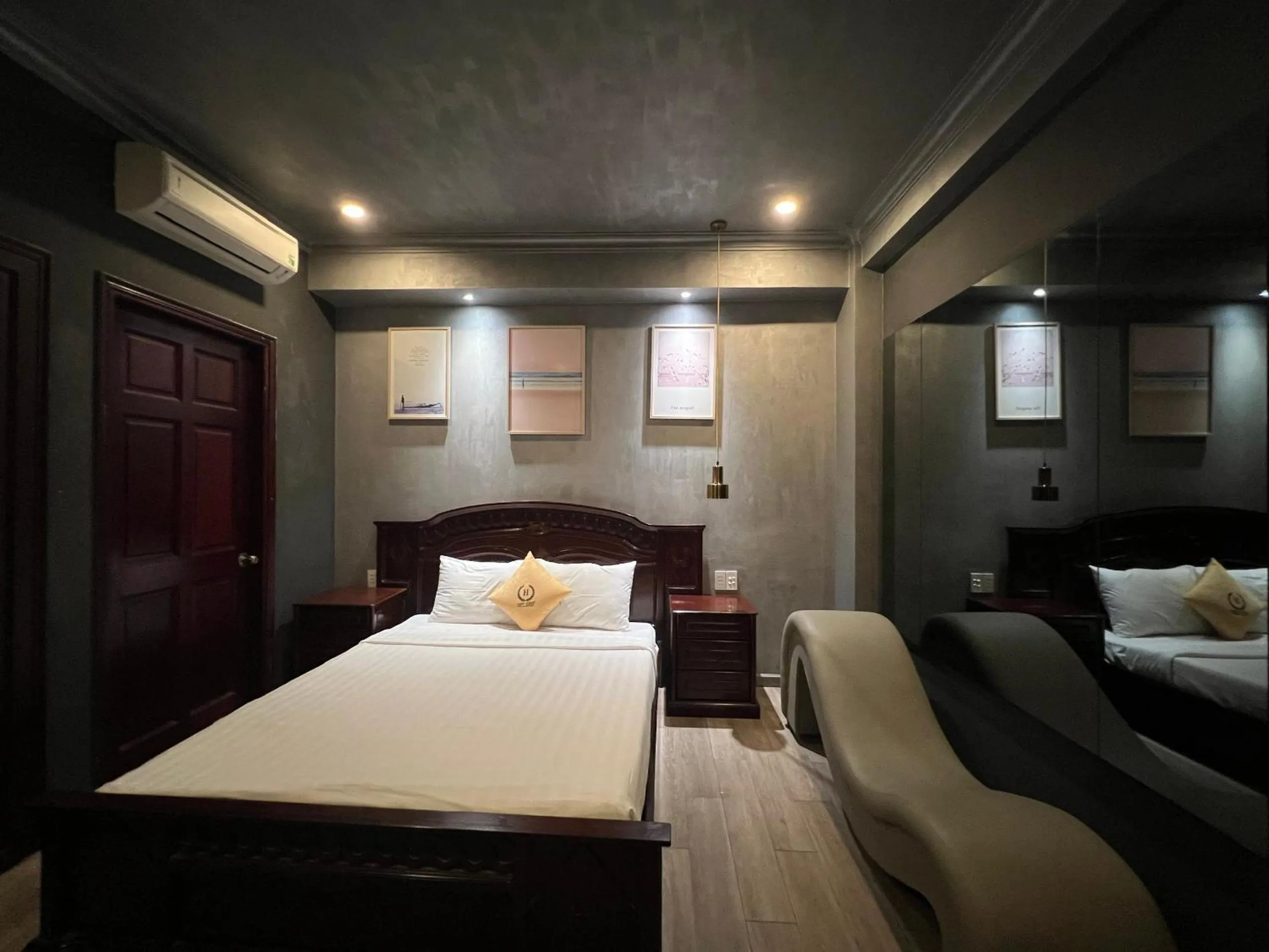 Bed in Happy Homes Ben Thanh Central