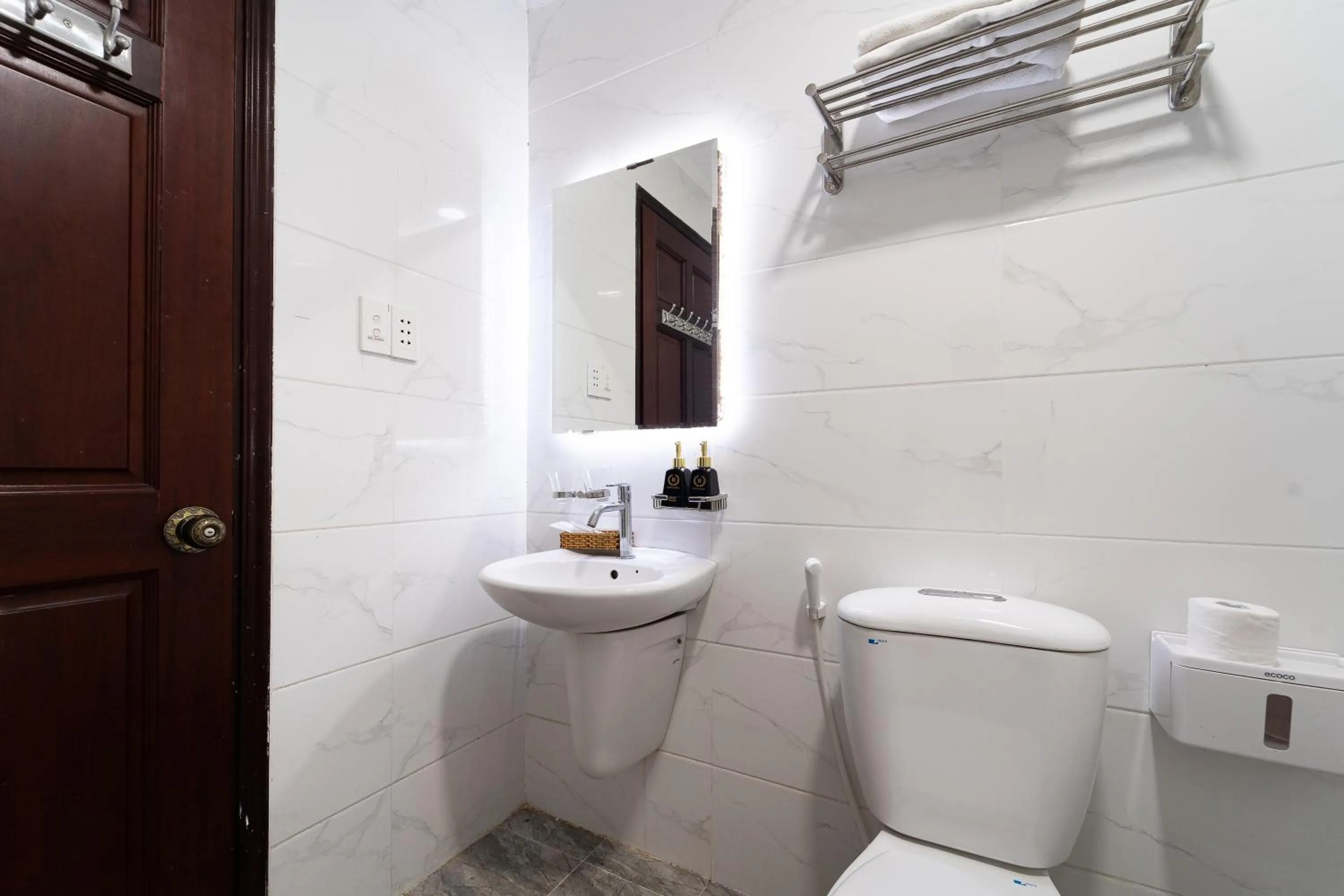 Shower in Happy Homes Ben Thanh Central