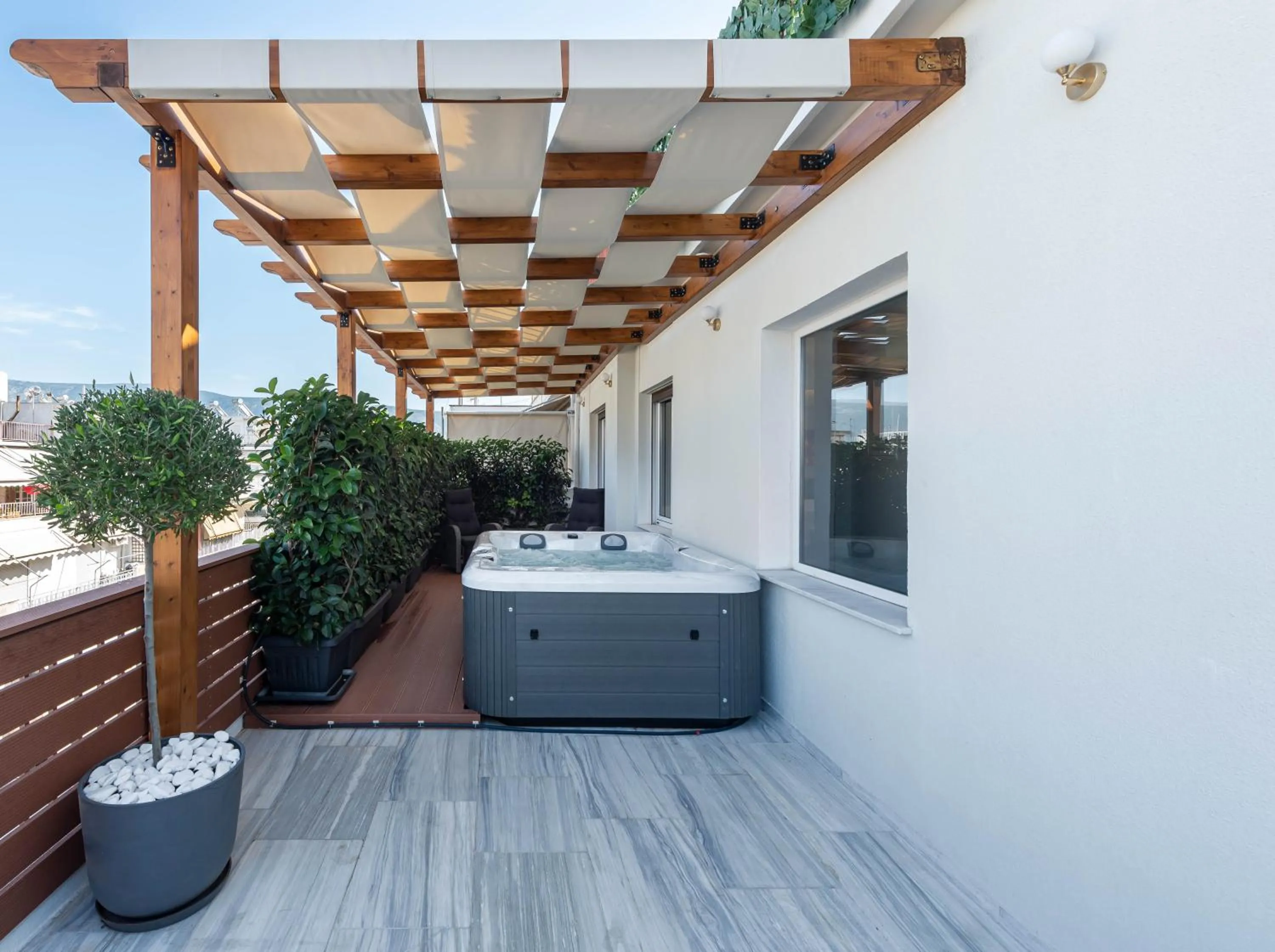 Hot Tub in Acropolis Divine Apartments