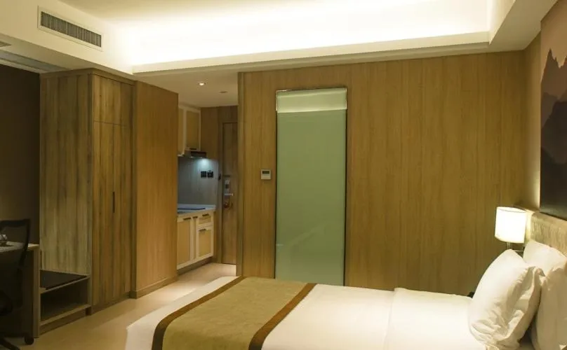 Atour Hotel Qinhuangdao Xiangxi Sea