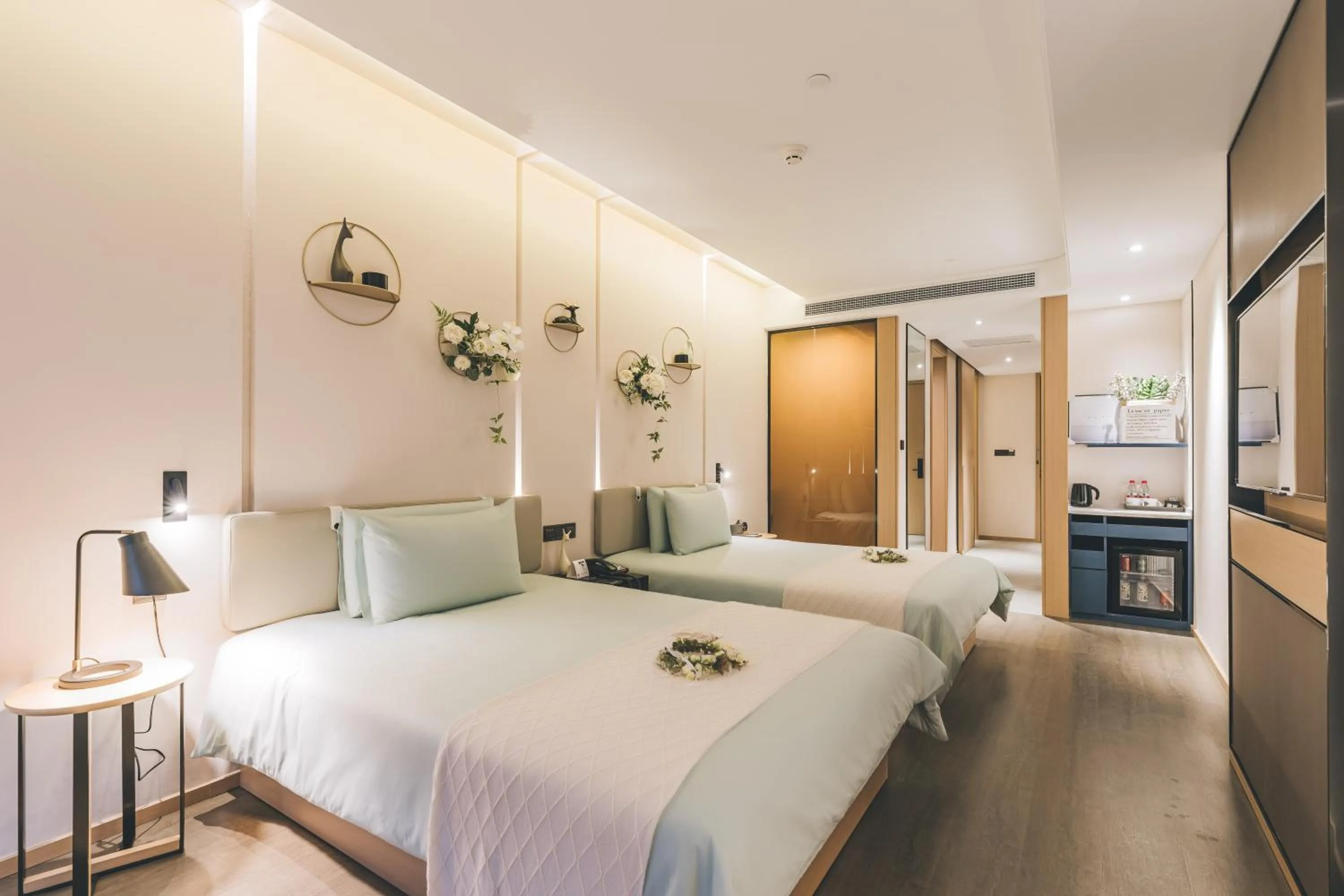 Bedroom in Atour Hotel Shanghai Hongqiao International Exhibition Linkong Park