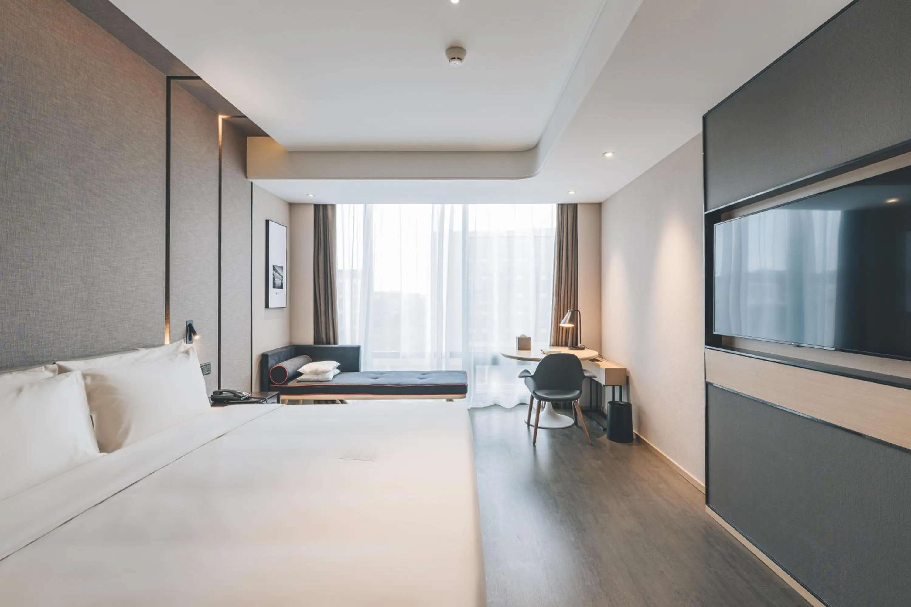 Bedroom in Atour Hotel Shanghai Hongqiao International Exhibition Linkong Park