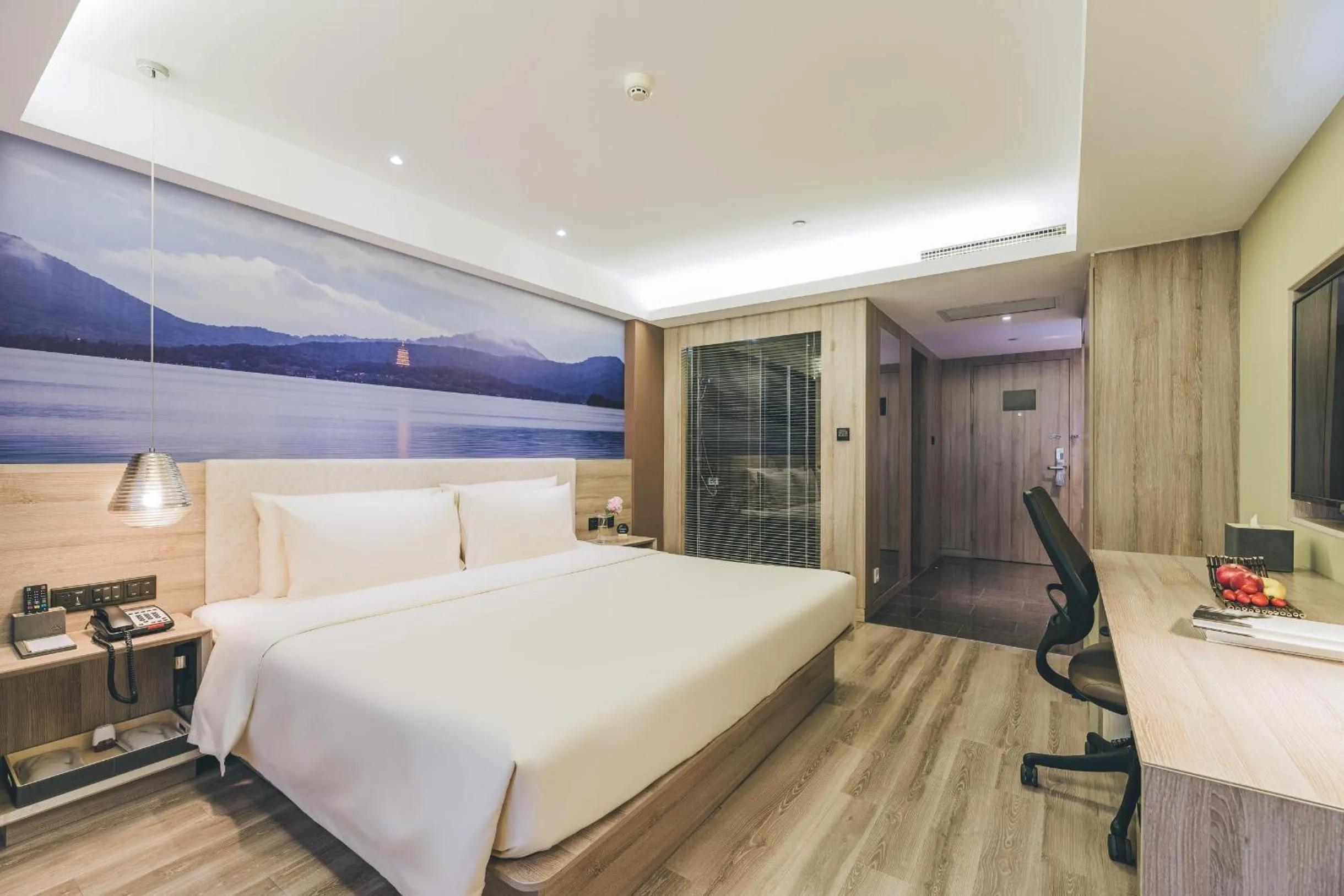 Bed in Atour Music Hotel Hangzhou West Lake