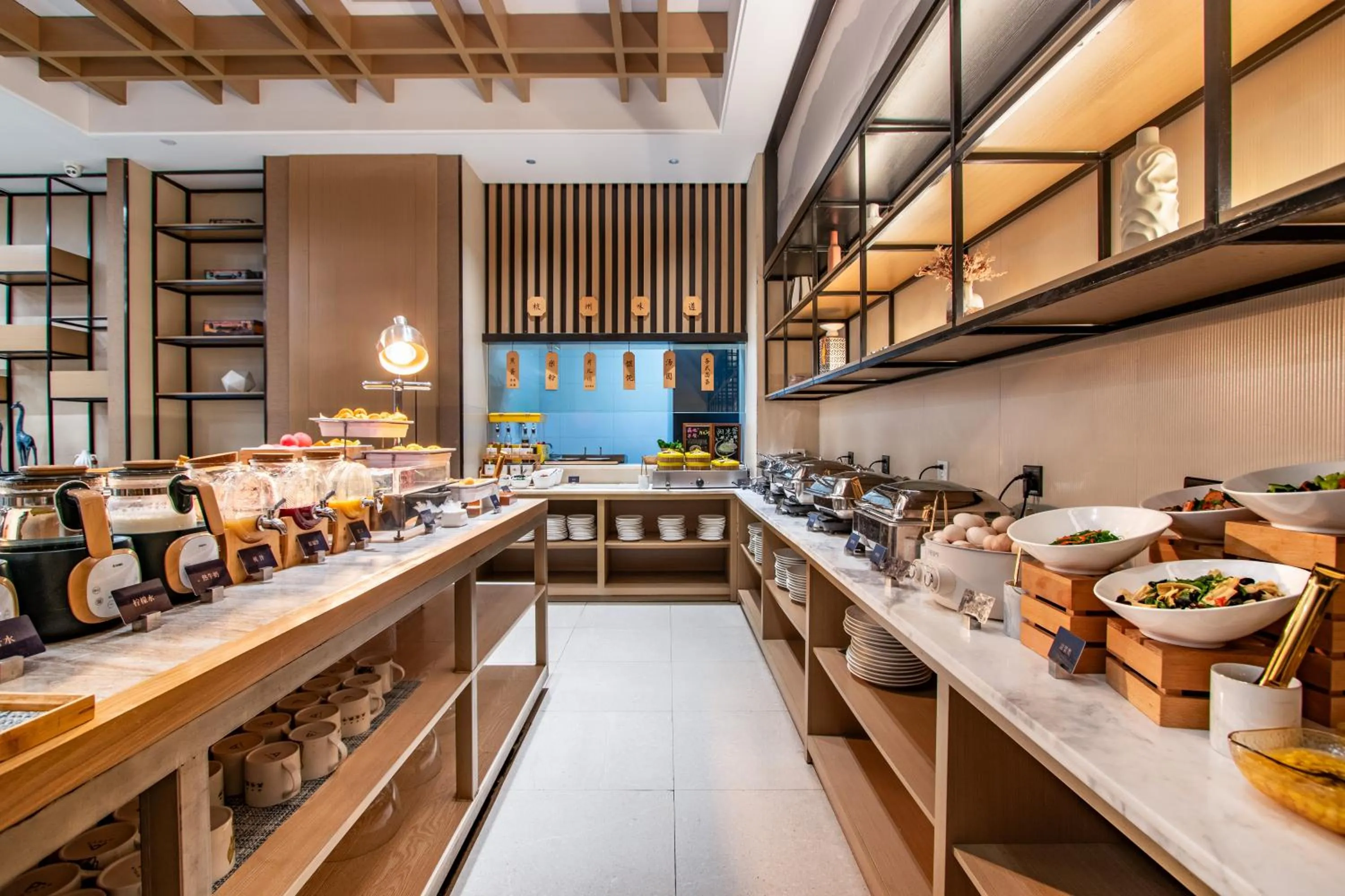 Restaurant/places to eat in Atour Hotel Hangzhou Xiaoshan Peoples Square