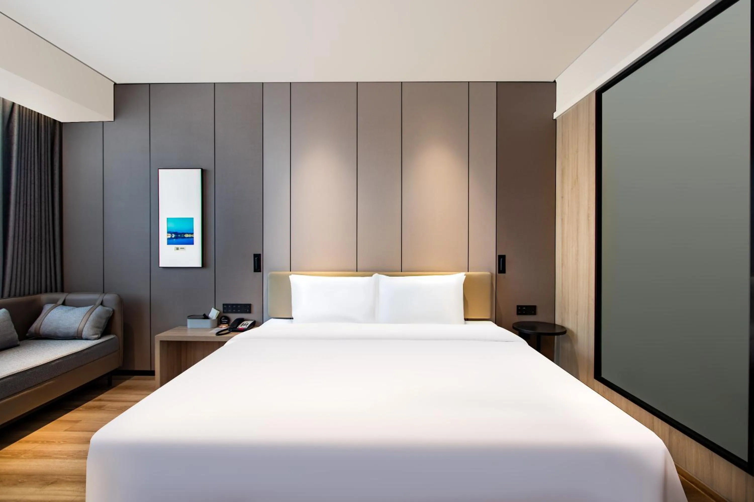 Photo of the whole room, Bed in Atour Hotel Hangzhou Xiaoshan Peoples Square
