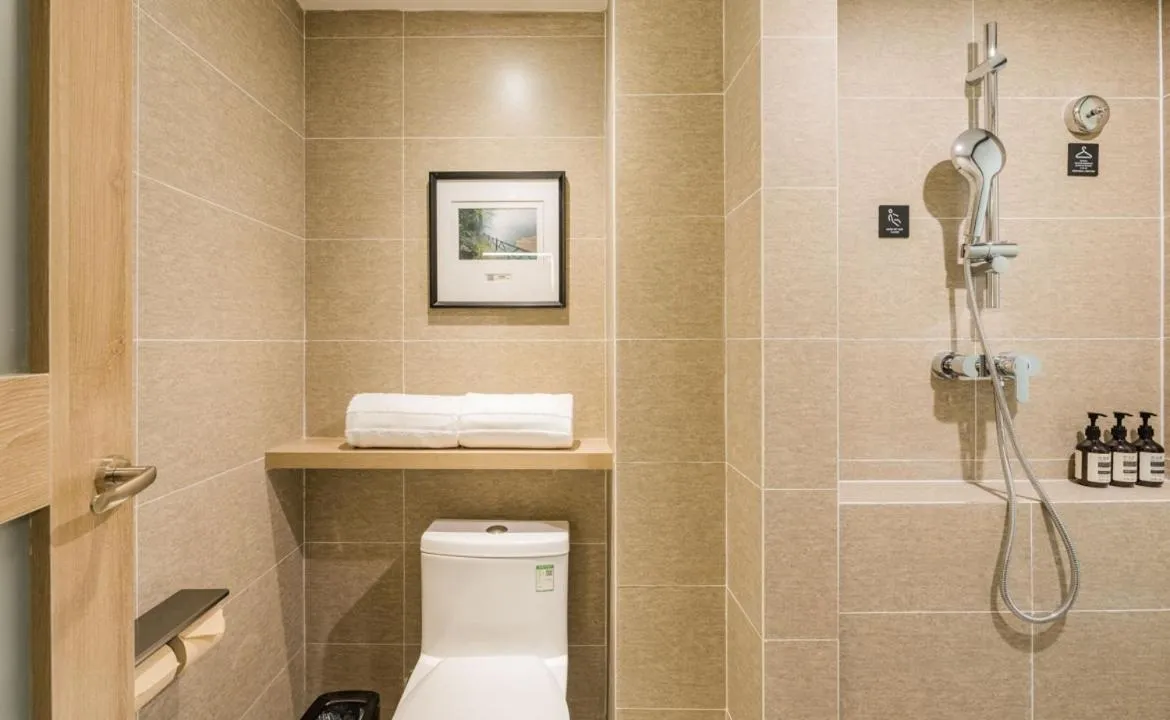 Toilet in Atour Hotel Hangzhou West Lake Cultural Plaza Shangtang Road