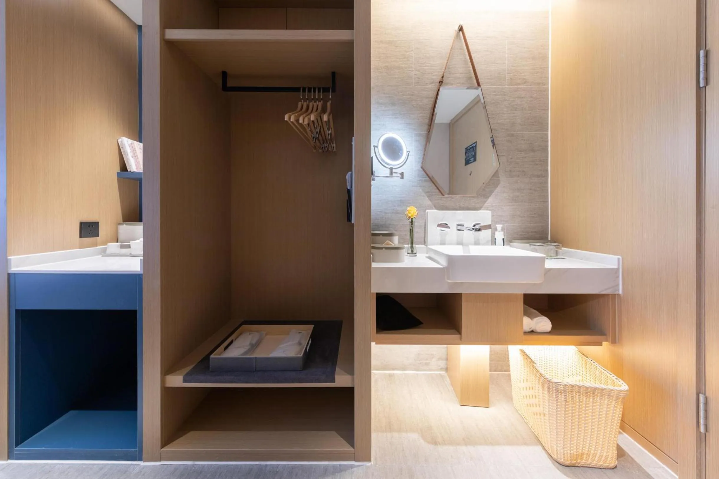 Atour Hotel Hangzhou Wulin Plaza Baochu Road