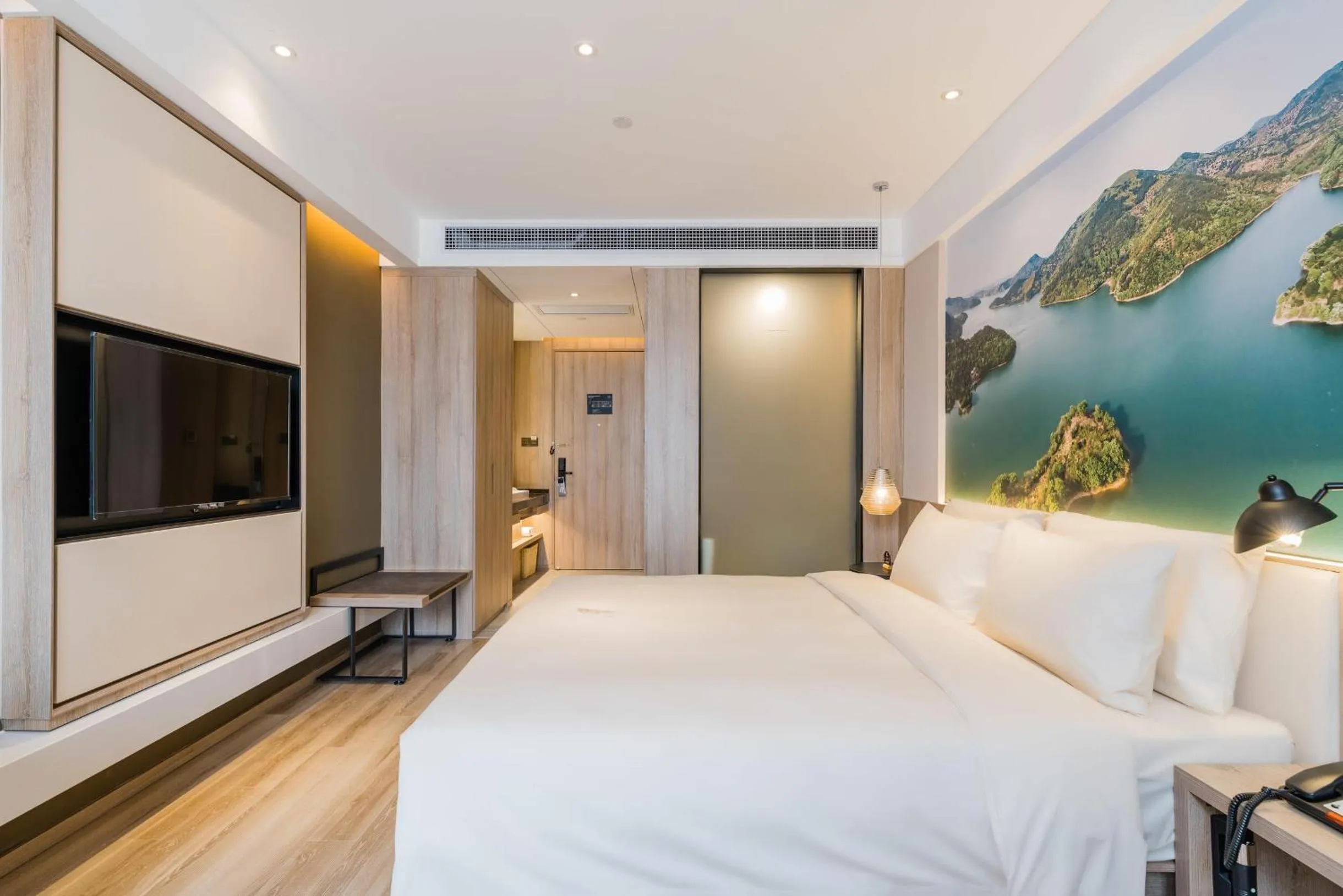 Bed in Atour Hotel Ningbo International Convention and Exhibition Center