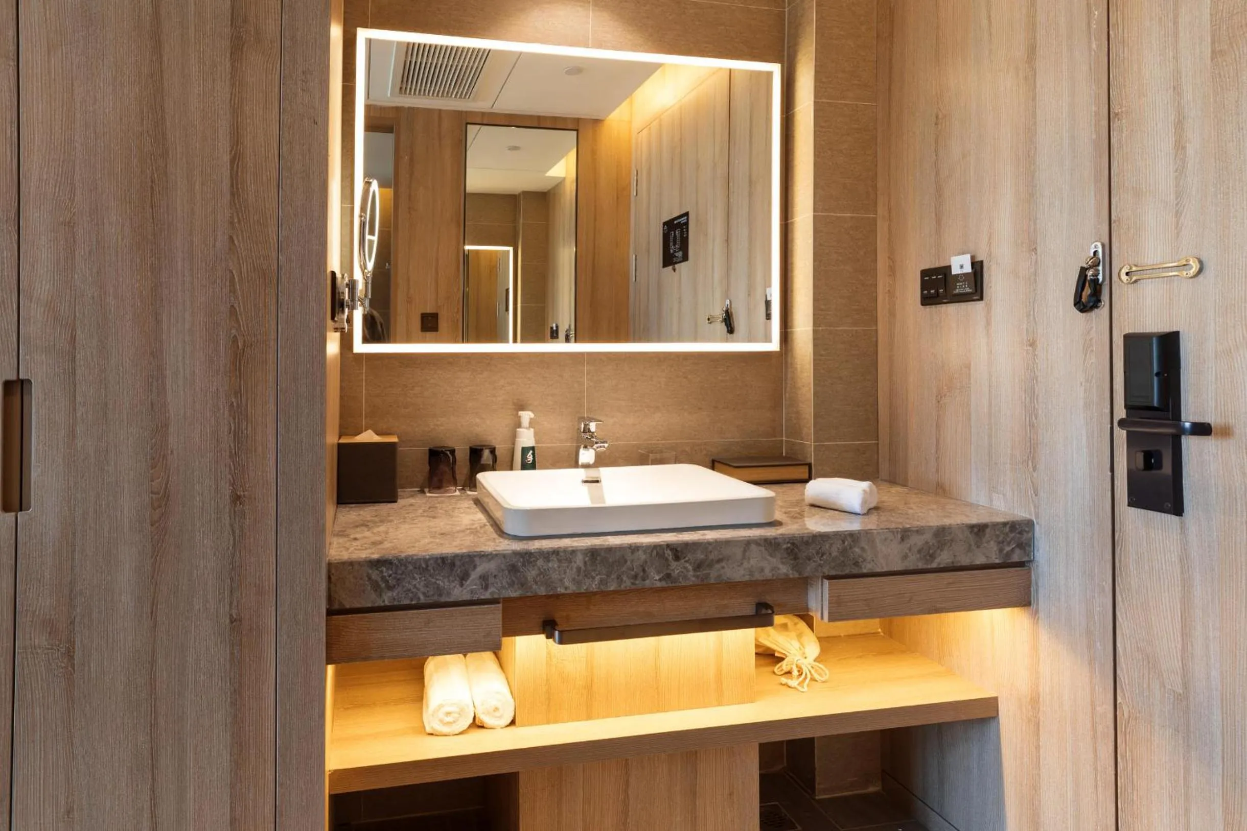 Atour Hotel Xiamen Jimei University