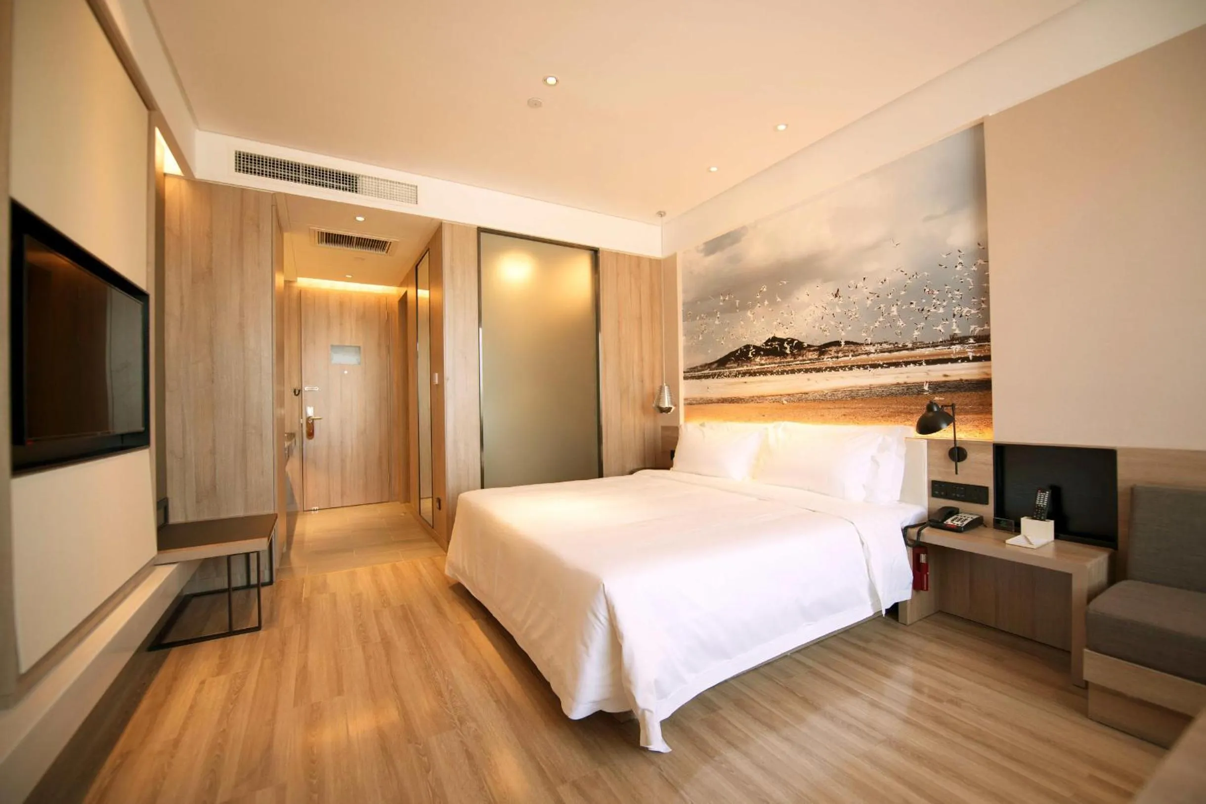 Bed in Atour Hotel Yantai South Station Yingchun Street