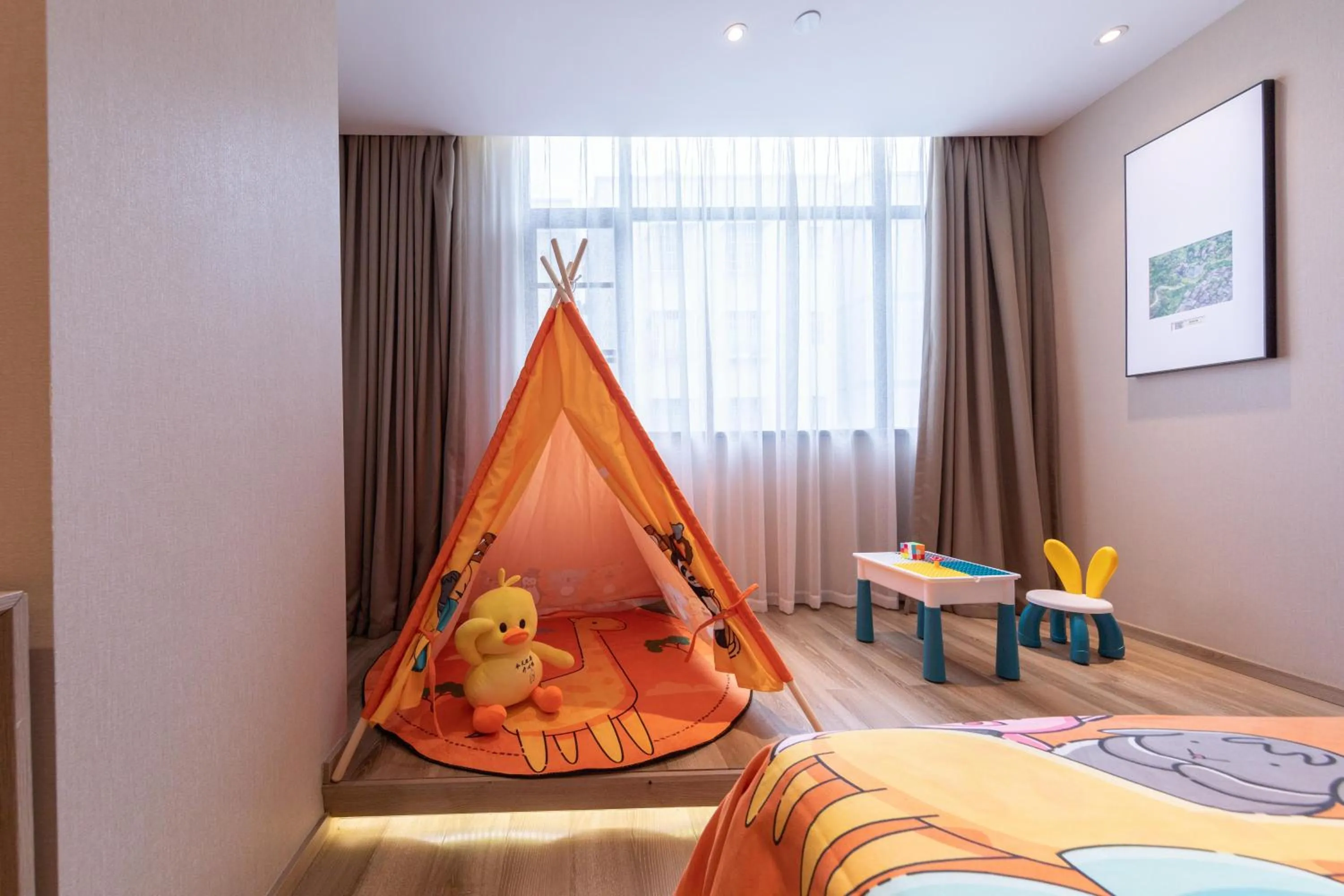 Photo of the whole room, Bed in Atour Hotel Guangzhou Huadu Square