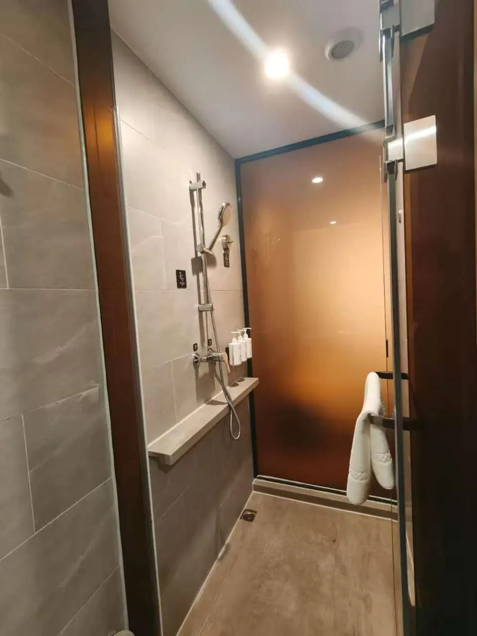Bathroom in Atour Hotel Gangding Metro Station Taikoo Hui Tianhe Guangzhou