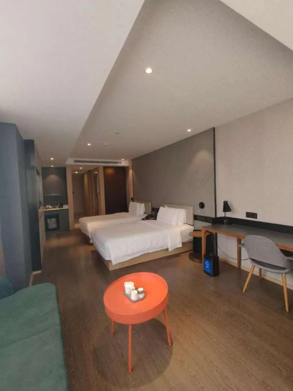 Photo of the whole room in Atour Hotel Gangding Metro Station Taikoo Hui Tianhe Guangzhou