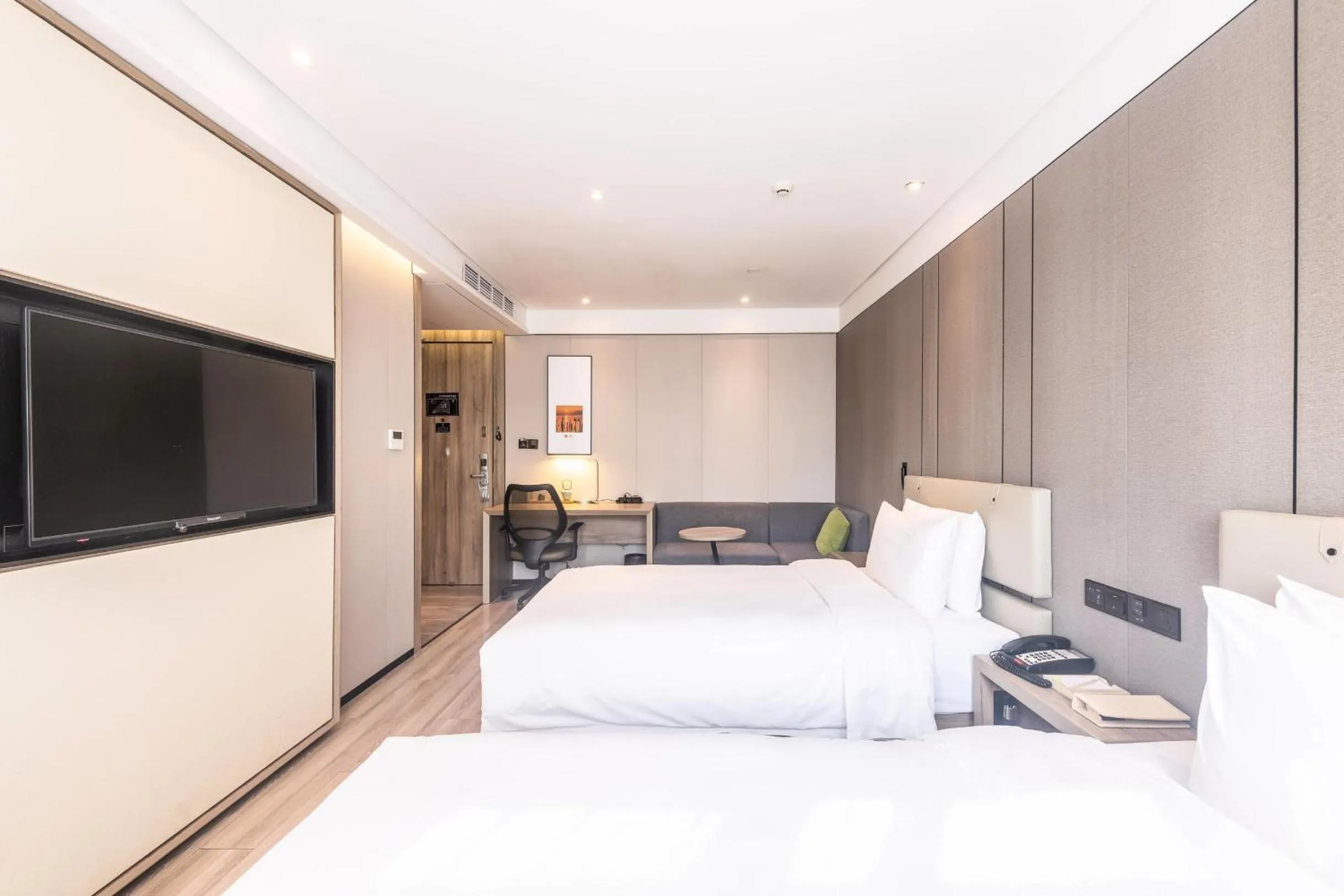 Property building, Bed in Atour Hotel Shenzhen Nanshan Coast City