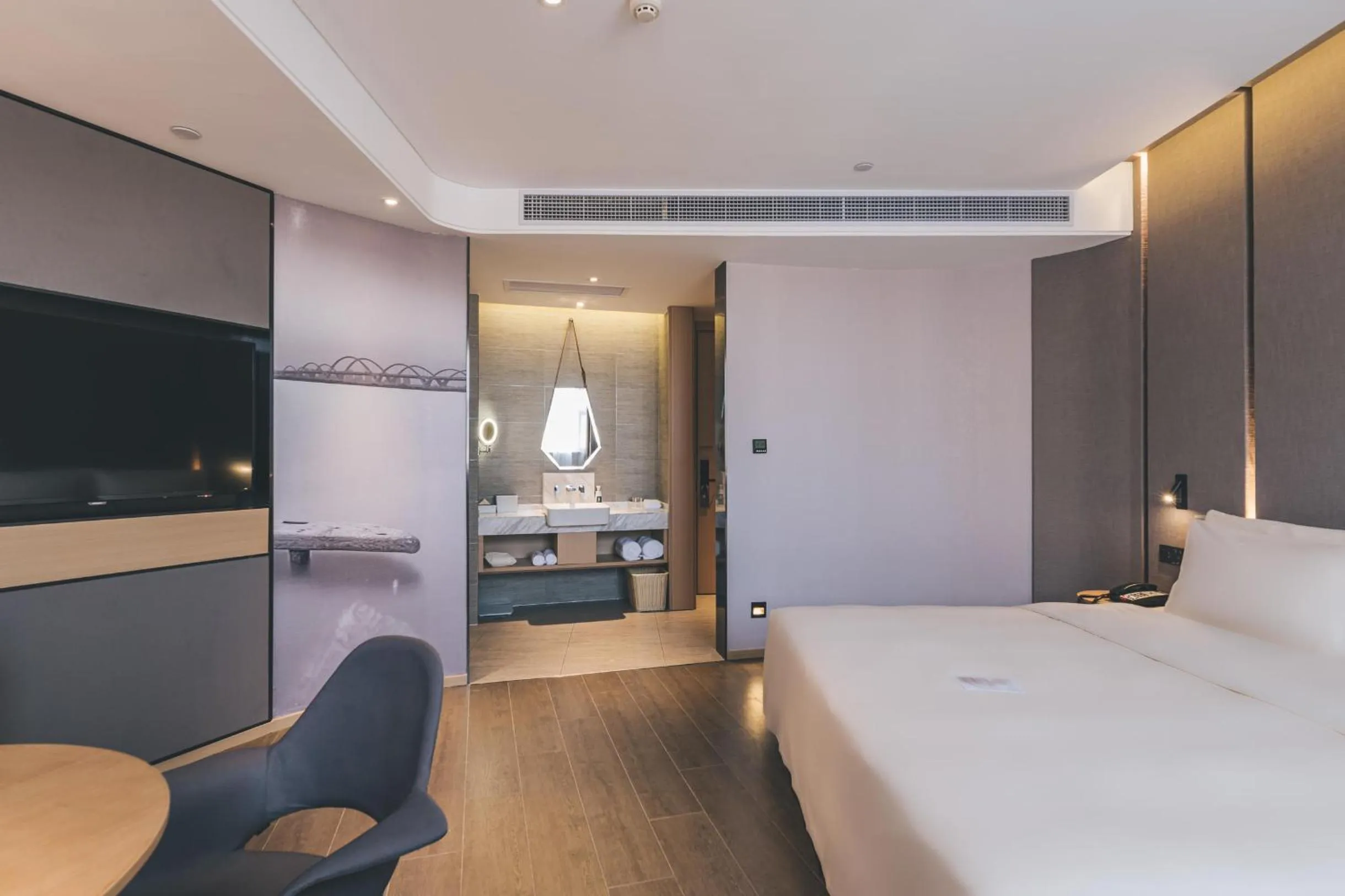 Bed in Atour Hotel Chaozhou Ancient Town People's Square