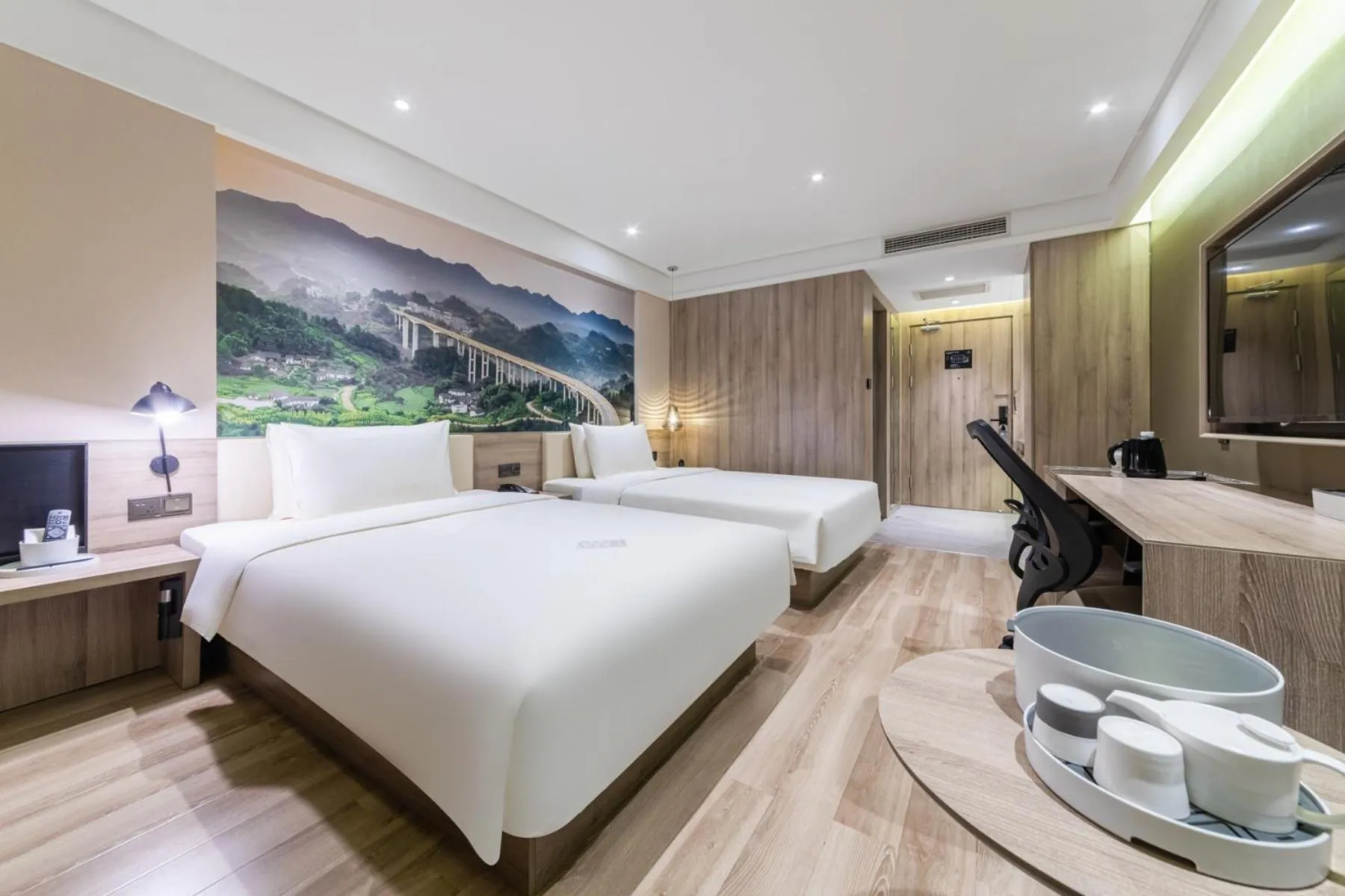 Atour Hotel Chongqing Liziba Lianglukou Subway Station