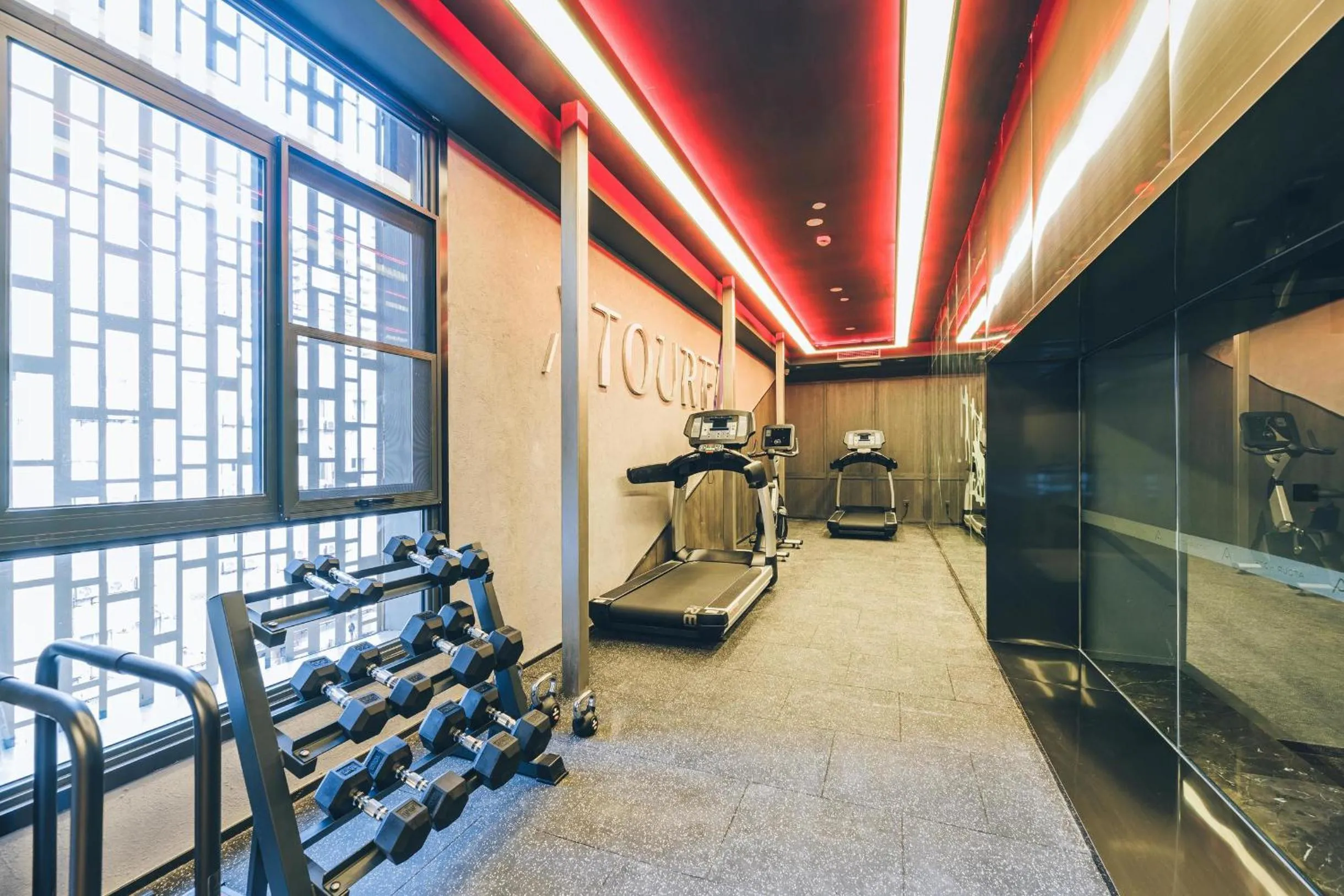 Fitness centre/facilities in Atour Hotel Chongqing Liziba Lianglukou Subway Station