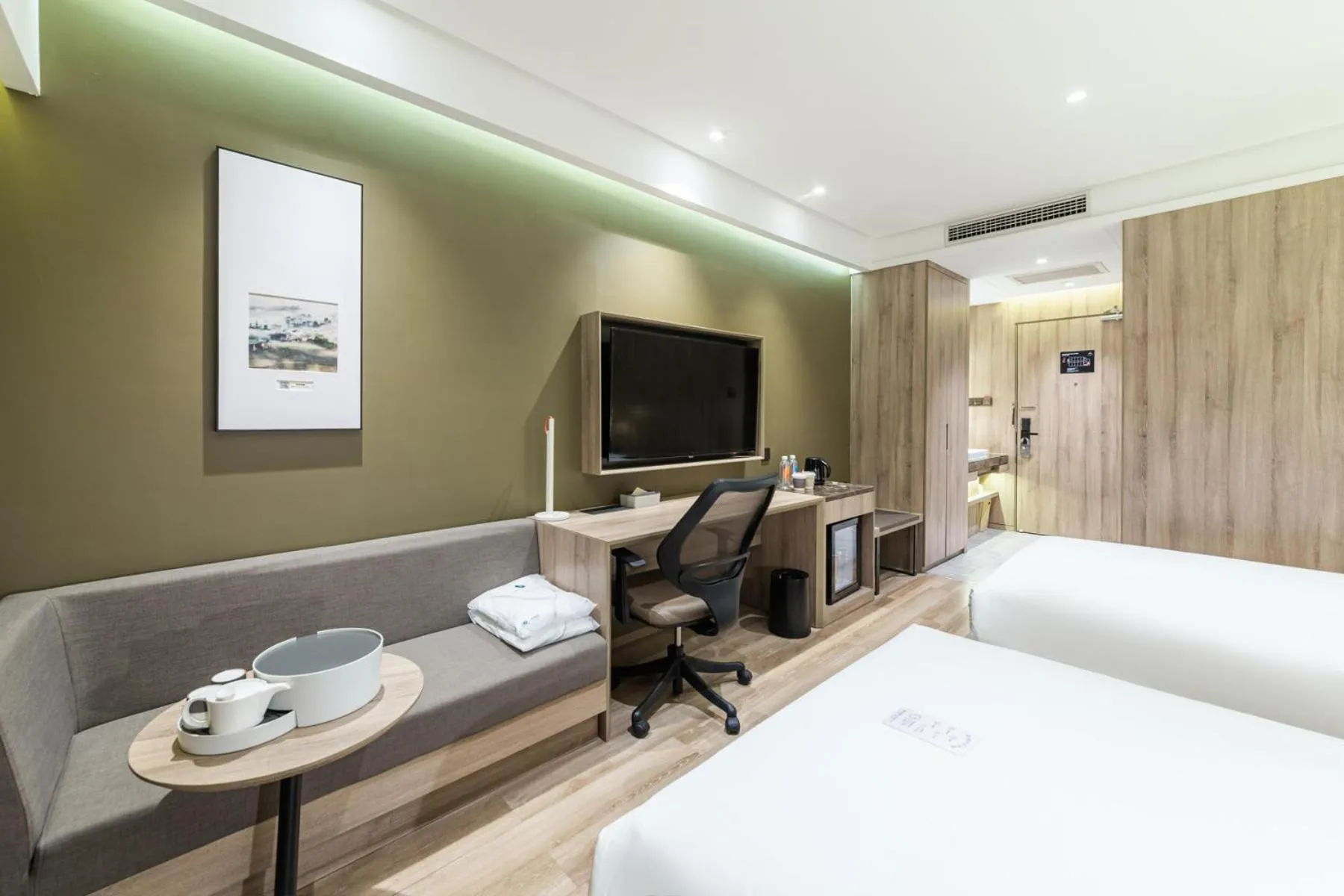 Atour Hotel Chongqing Liziba Lianglukou Subway Station