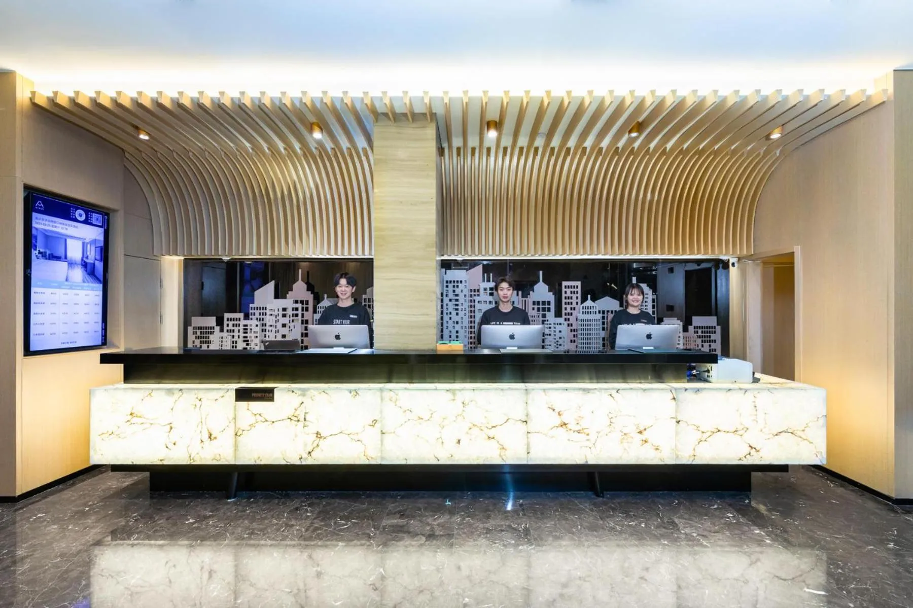 Atour Hotel Chongqing Liziba Lianglukou Subway Station