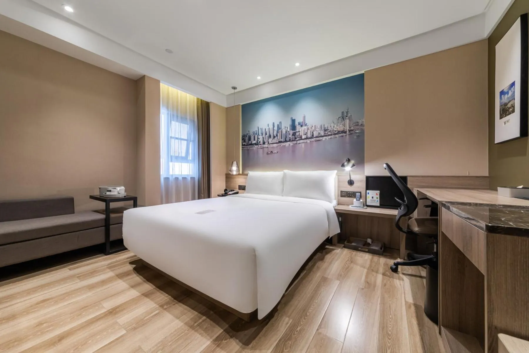 Atour Hotel Chongqing Liziba Lianglukou Subway Station