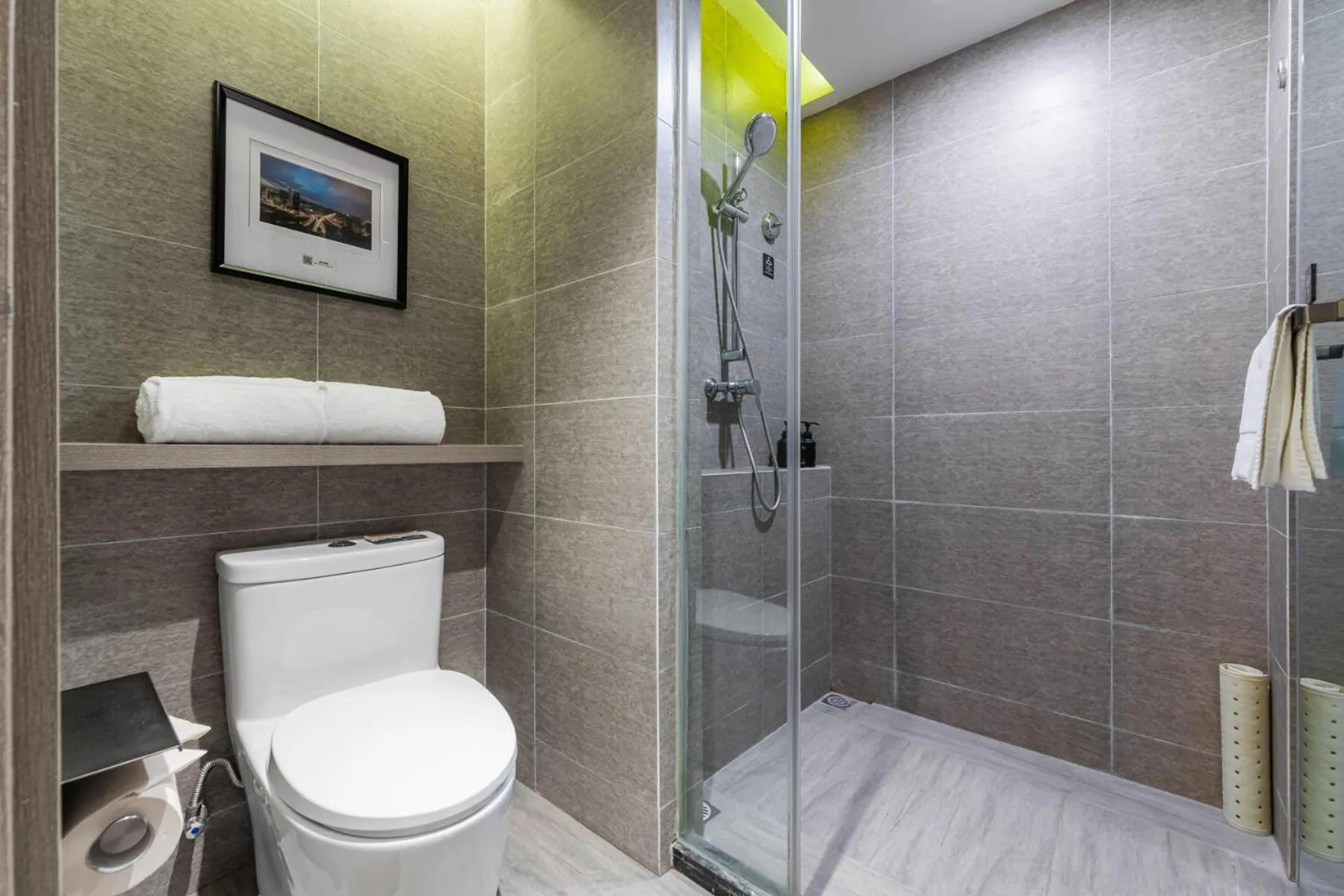 Atour Hotel Chongqing Liziba Lianglukou Subway Station