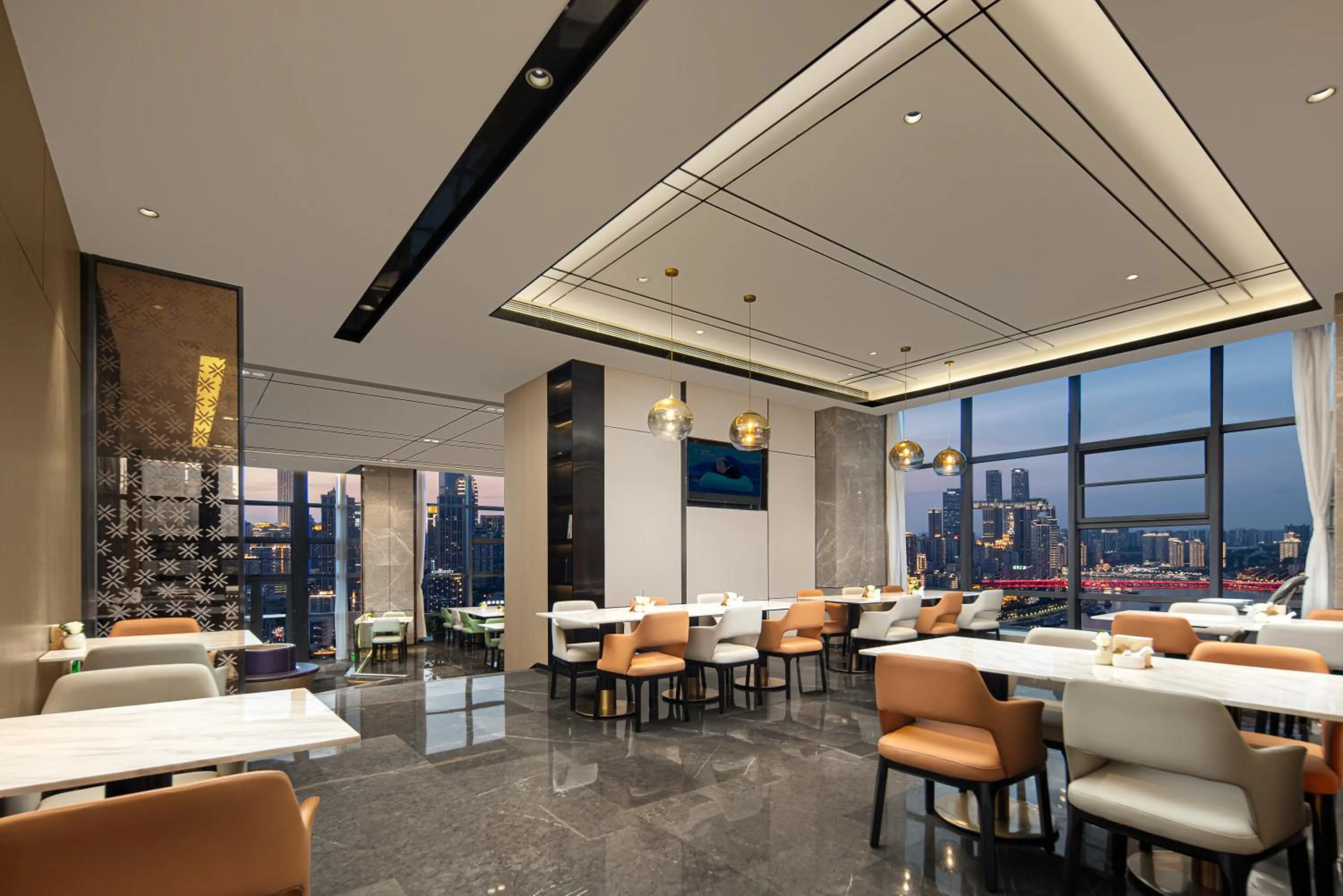 Restaurant/places to eat in Atour S Hotel Chongqing Crown International