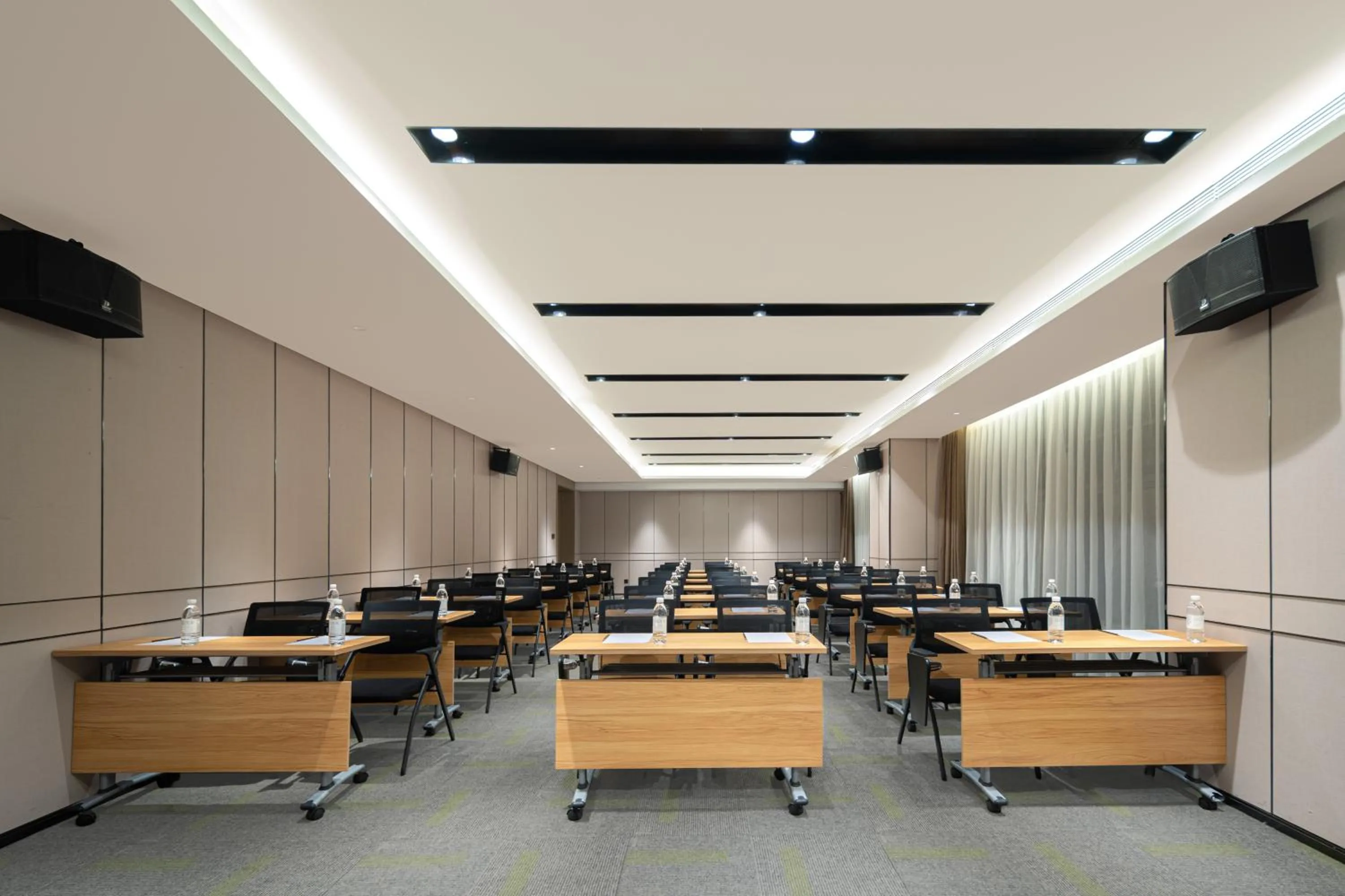Meeting/conference room in Atour S Hotel Chongqing Crown International