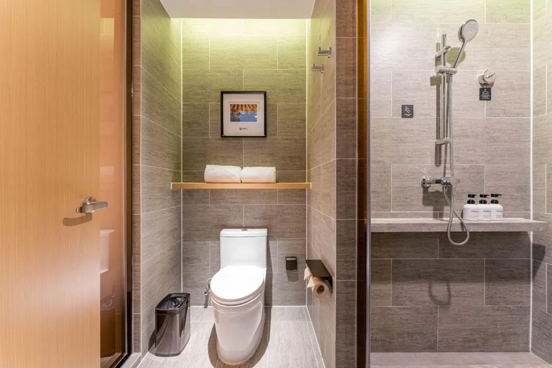 Toilet in Atour Hotel Beijing Dahongmen Yintai
