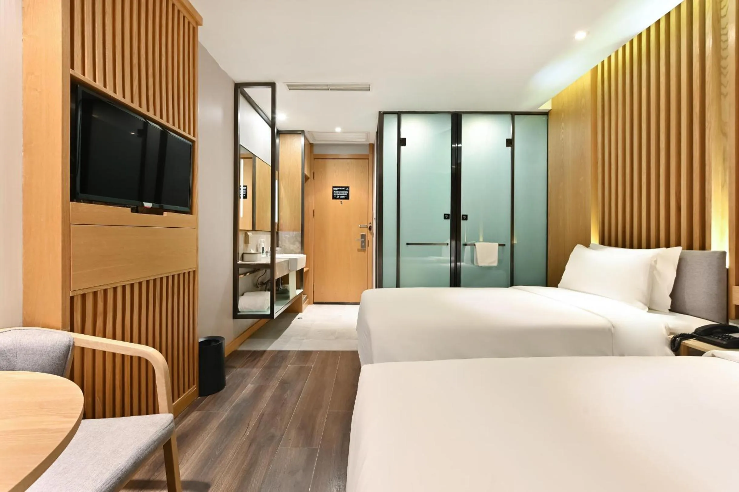 Photo of the whole room, Bed in Atour X Hotel Beijing Sanlitun Agricultural Exhibition Hall