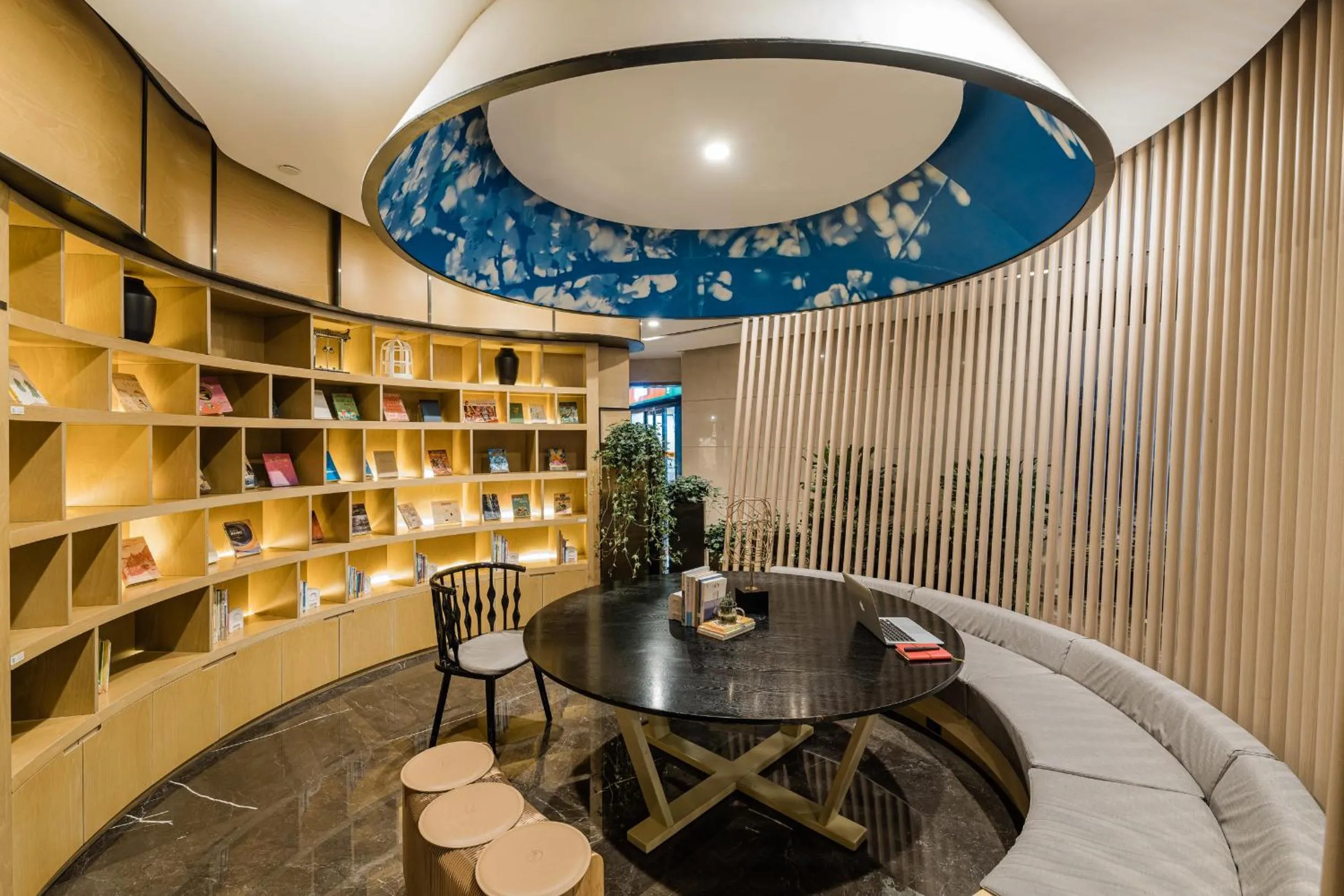 Atour Hotel Beijing Yansha Sanyuan Bridge