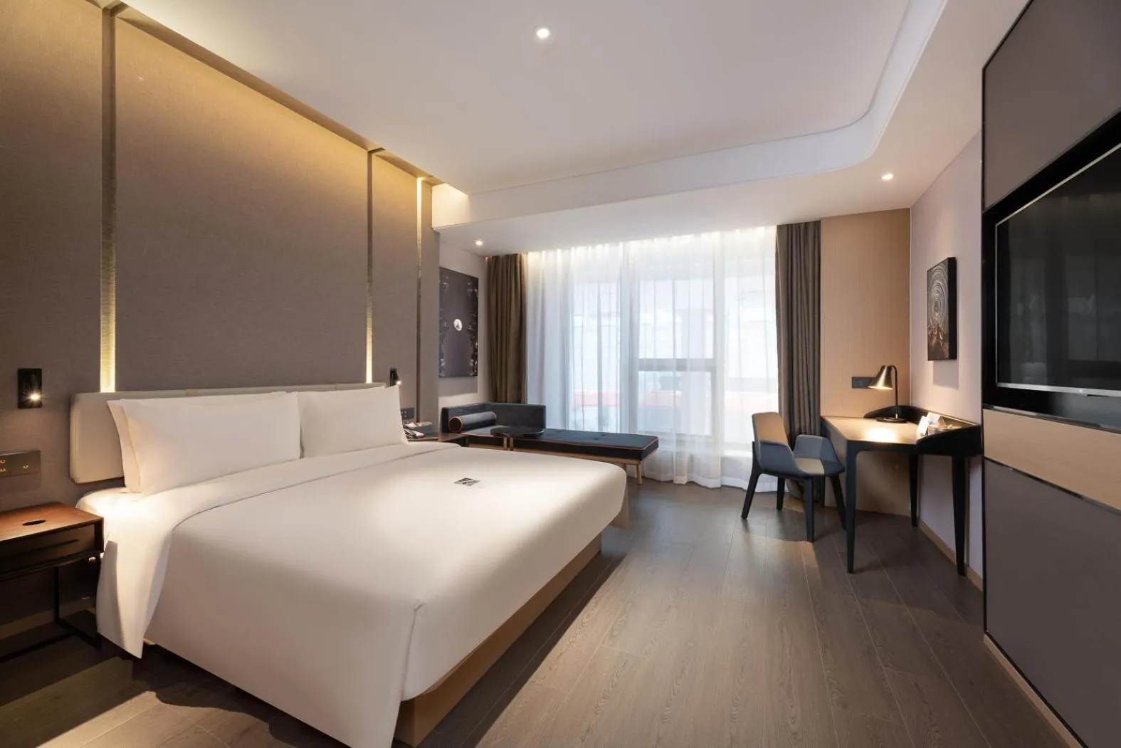 Photo of the whole room, Bed in Atour S Hotel Xinghai Square