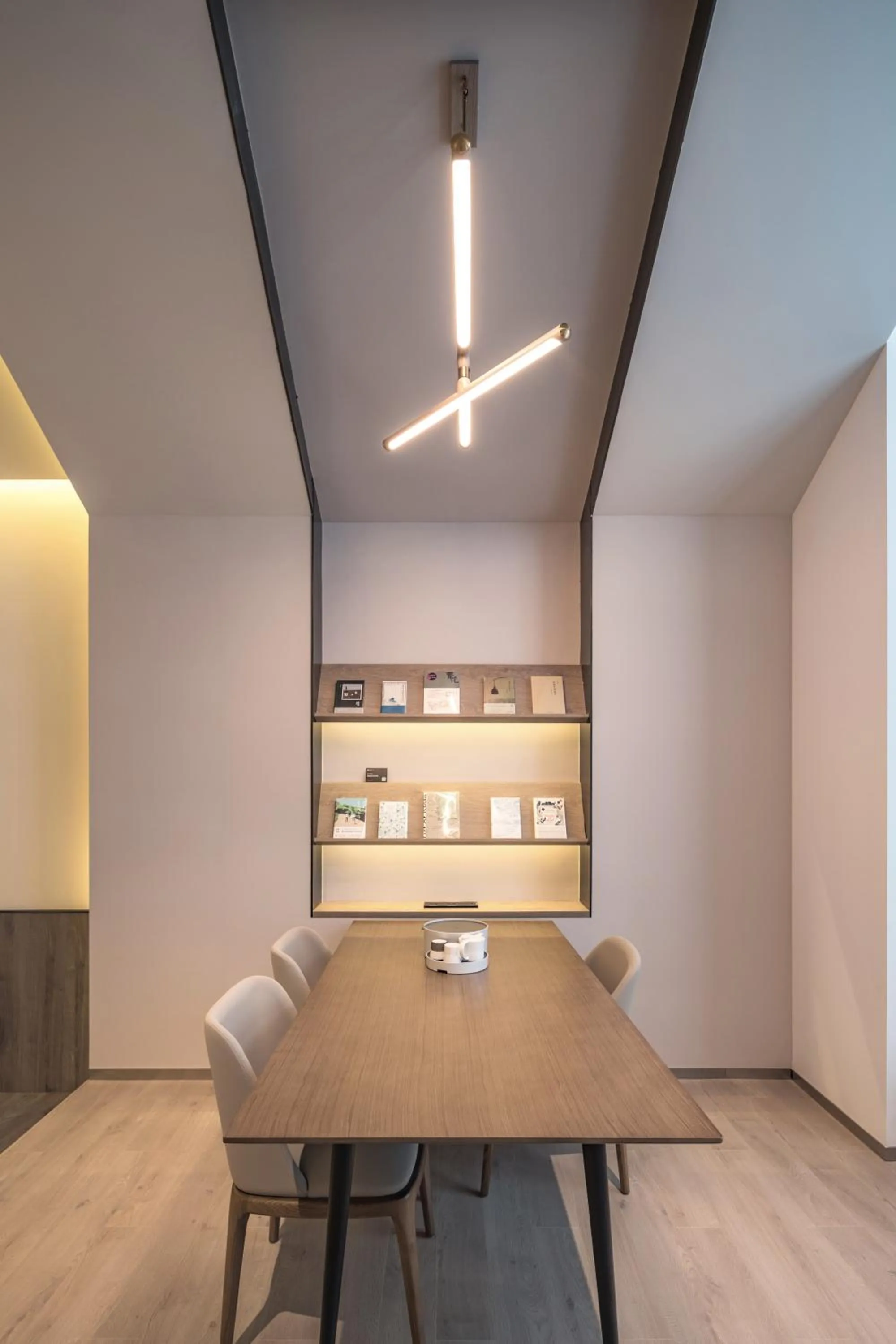 Staff in Atour S Hotel Shanghai Hongqiao Center Aegean-Late night Congee