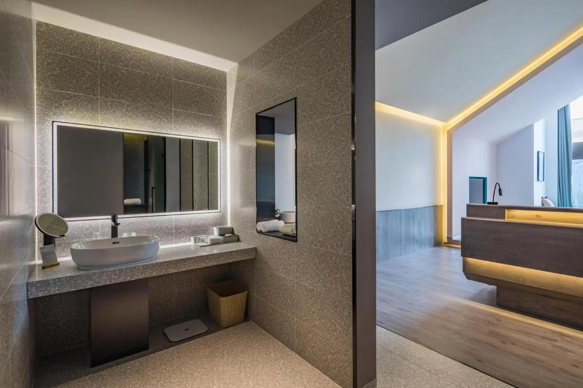 People in Atour S Hotel Shanghai Hongqiao Center Aegean-Late night Congee