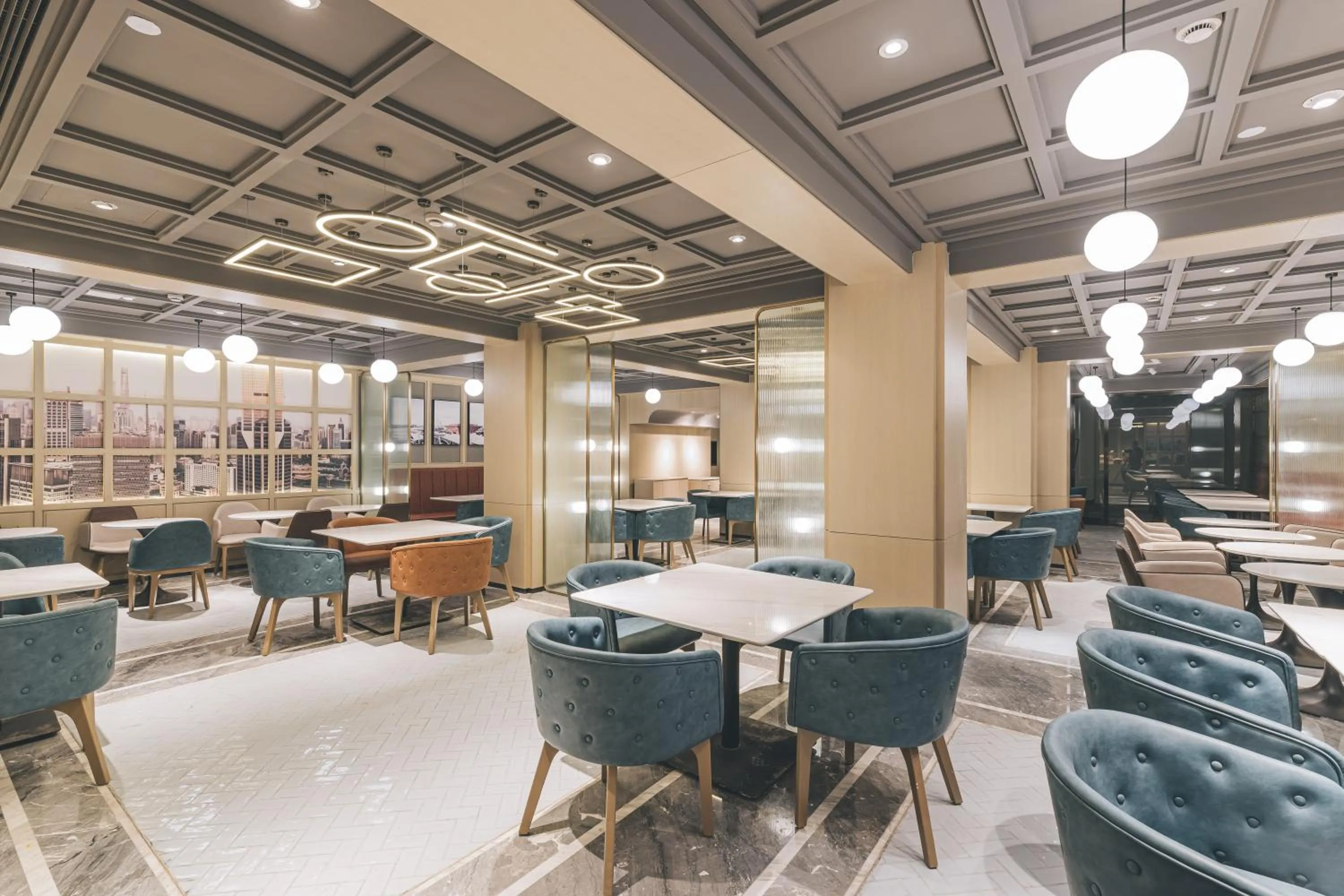 Breakfast in Atour Hotel Nanjing East Road, The Bund-Self-service free laundry-Free Night Snacks