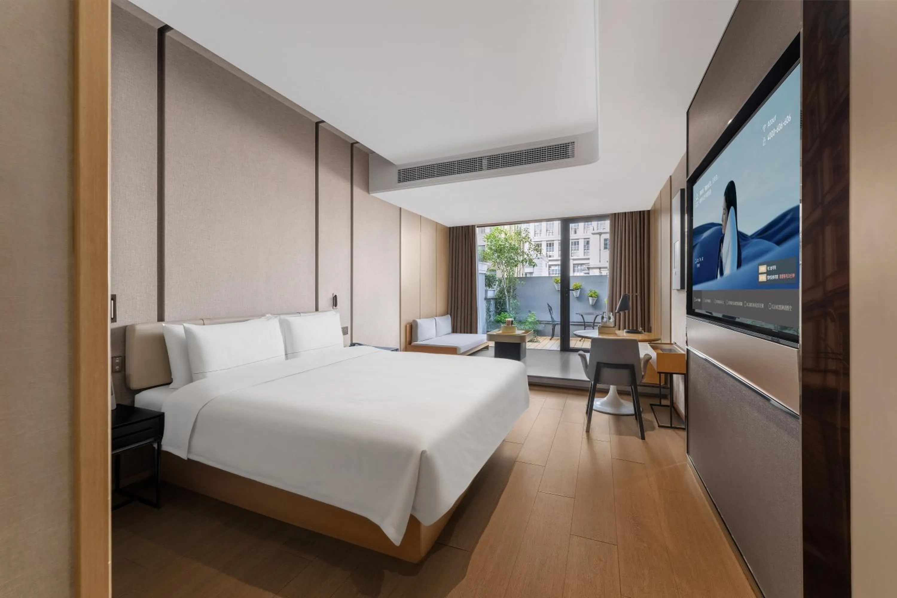 Photo of the whole room, Bed in Atour Hotel Nanjing East Road