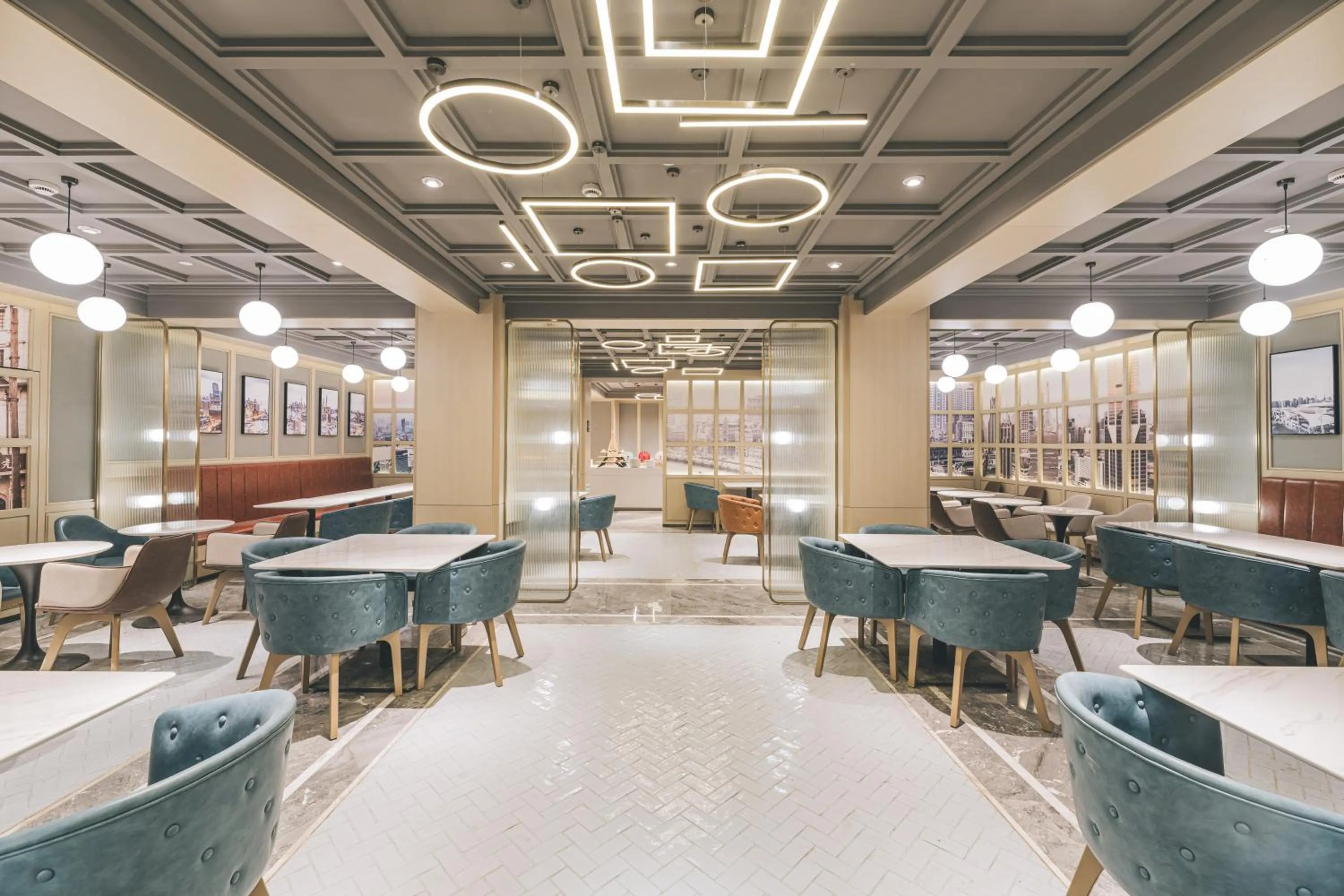 Breakfast in Atour Hotel Nanjing East Road, The Bund-Self-service free laundry-Free Night Snacks