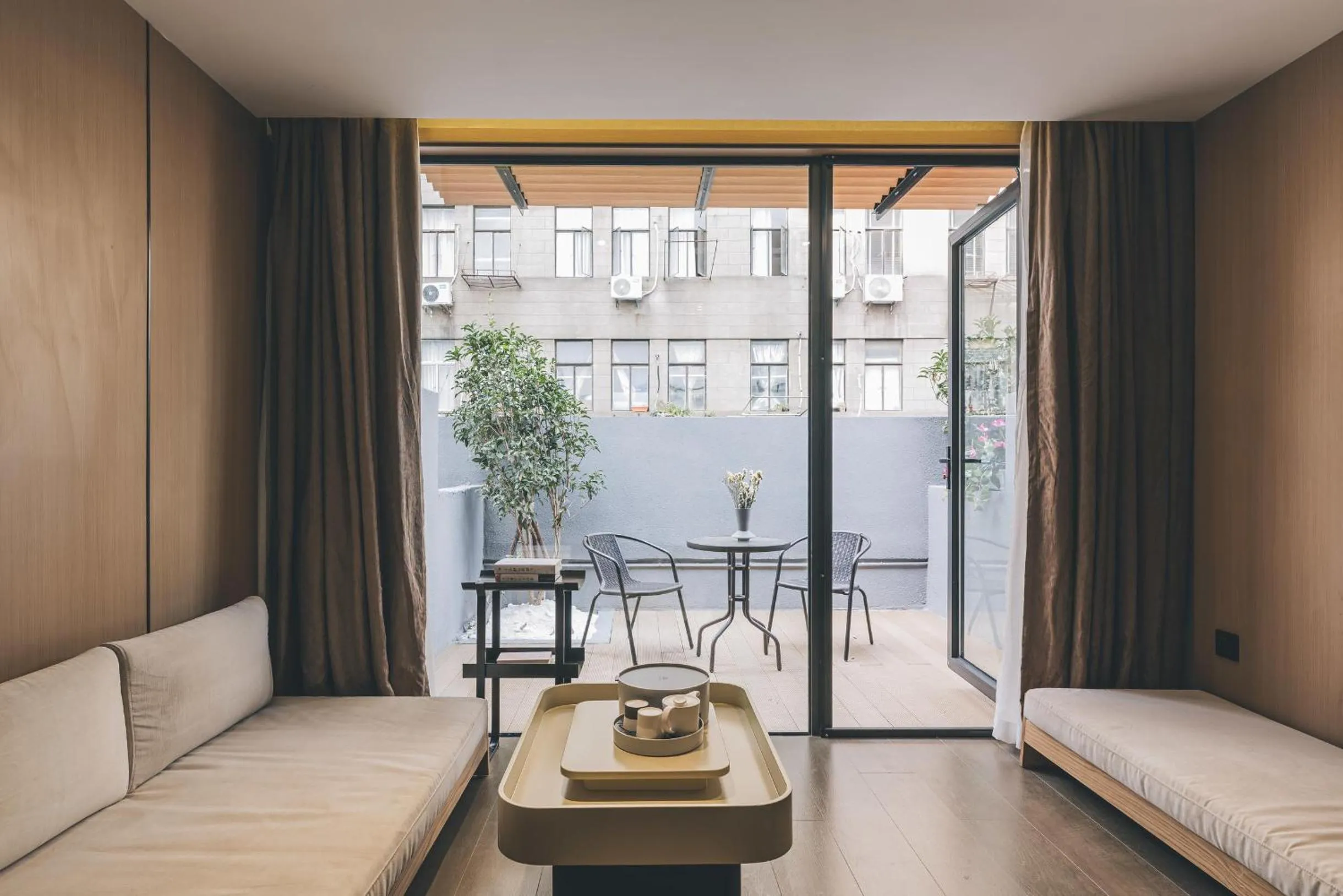 Balcony/Terrace in Atour Hotel Nanjing East Road, The Bund-Self-service free laundry-Free Night Snacks