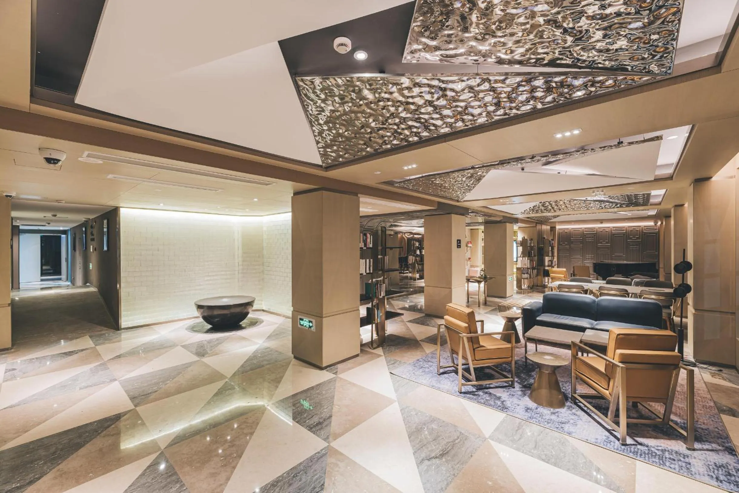 Lobby or reception in Atour Hotel Nanjing East Road, The Bund-Self-service free laundry-Free Night Snacks