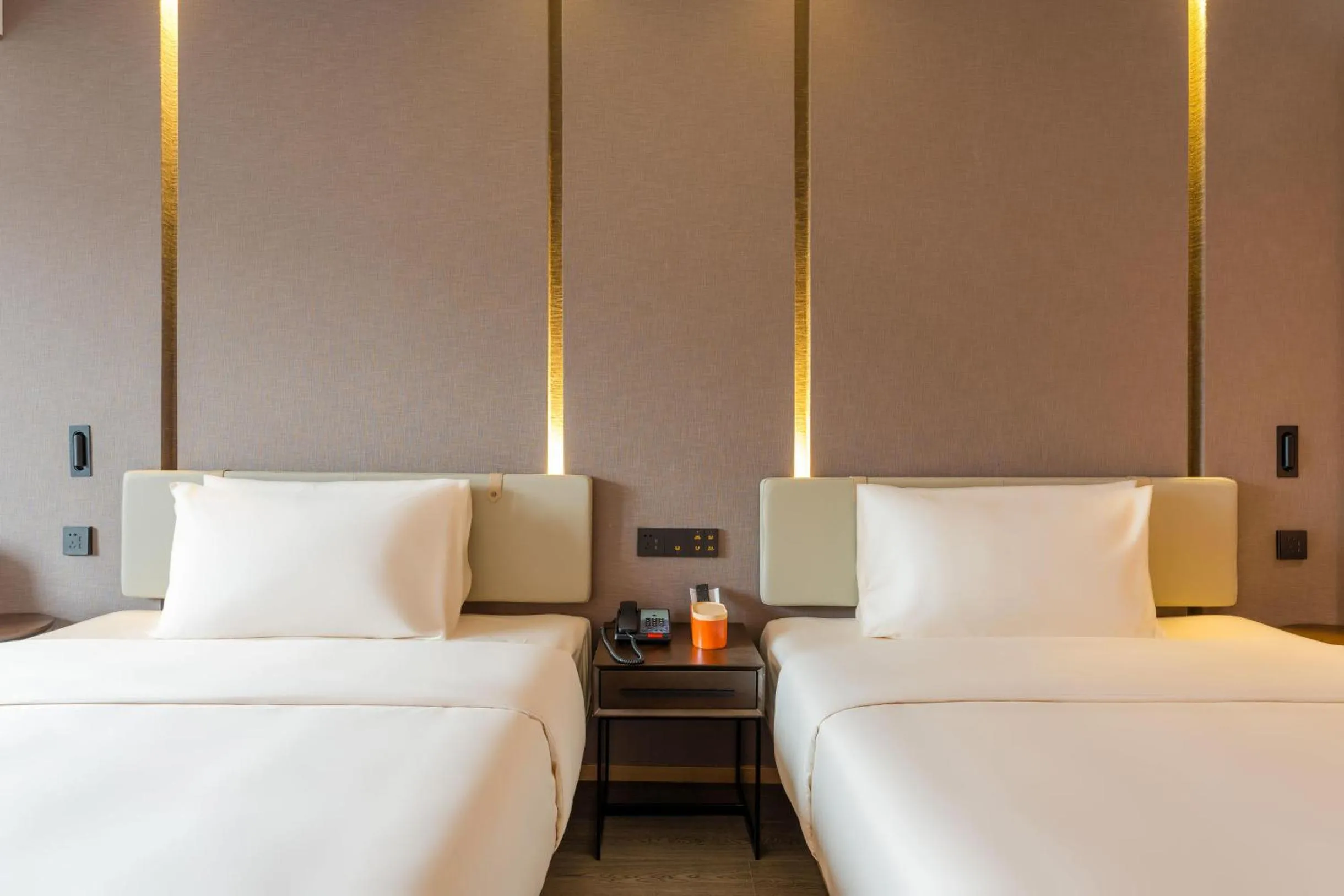 Bed in Atour Hotel Chongqing Tiandi NetEase Cloud Music