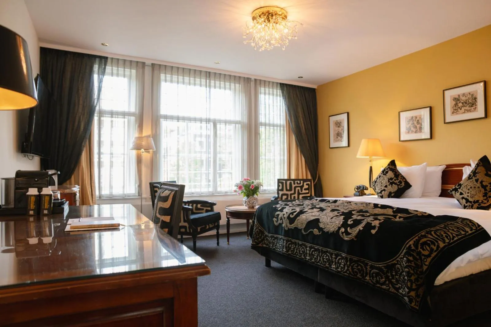 Bed in Ambassade Hotel