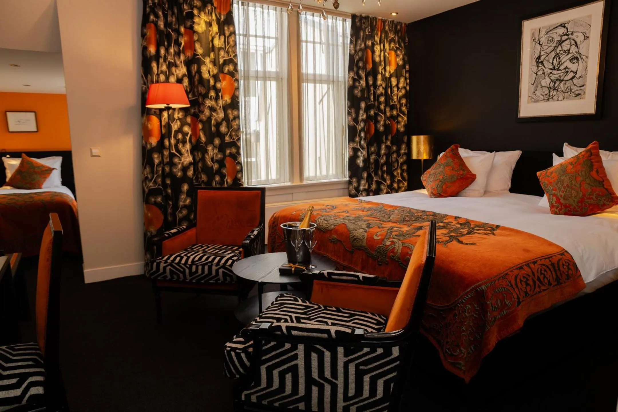Photo of the whole room, Bed in Ambassade Hotel