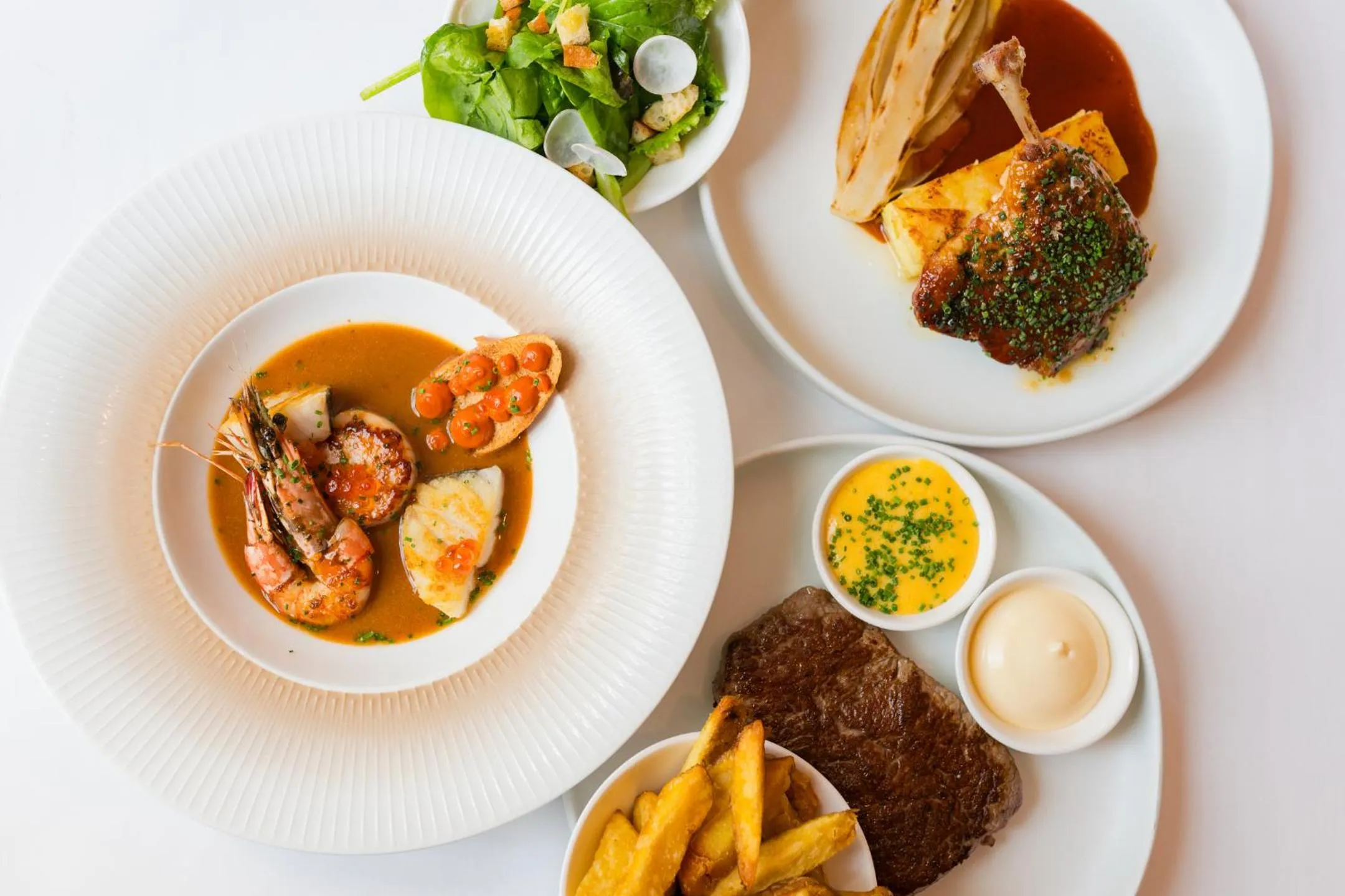 Restaurant/places to eat in Ambassade Hotel