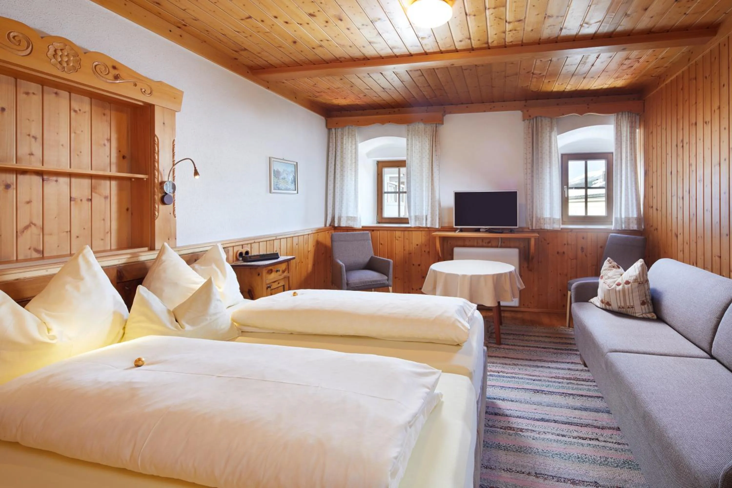 Bathroom, Bed in Pension Oberbräu