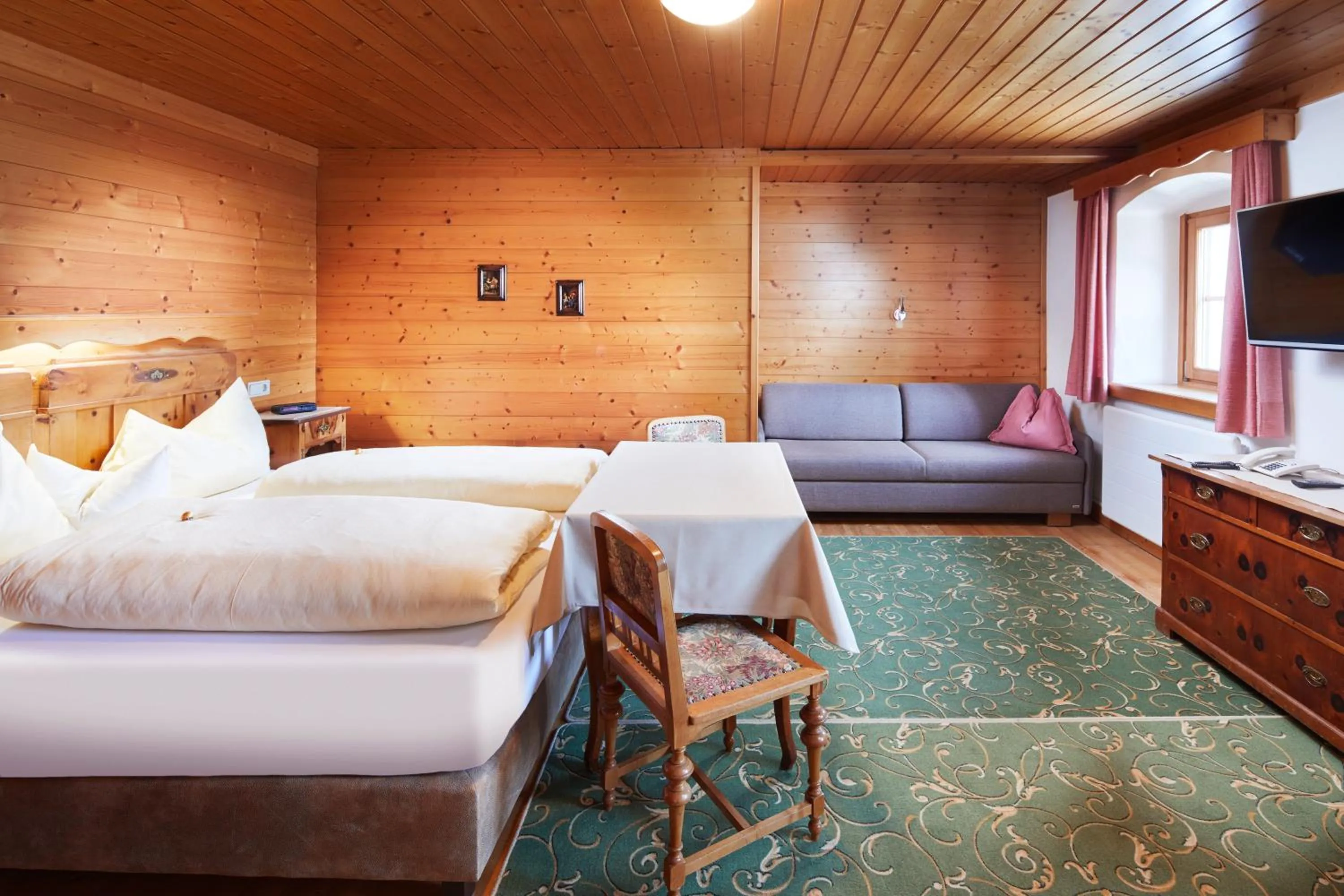 Bedroom, Bed in Pension Oberbräu