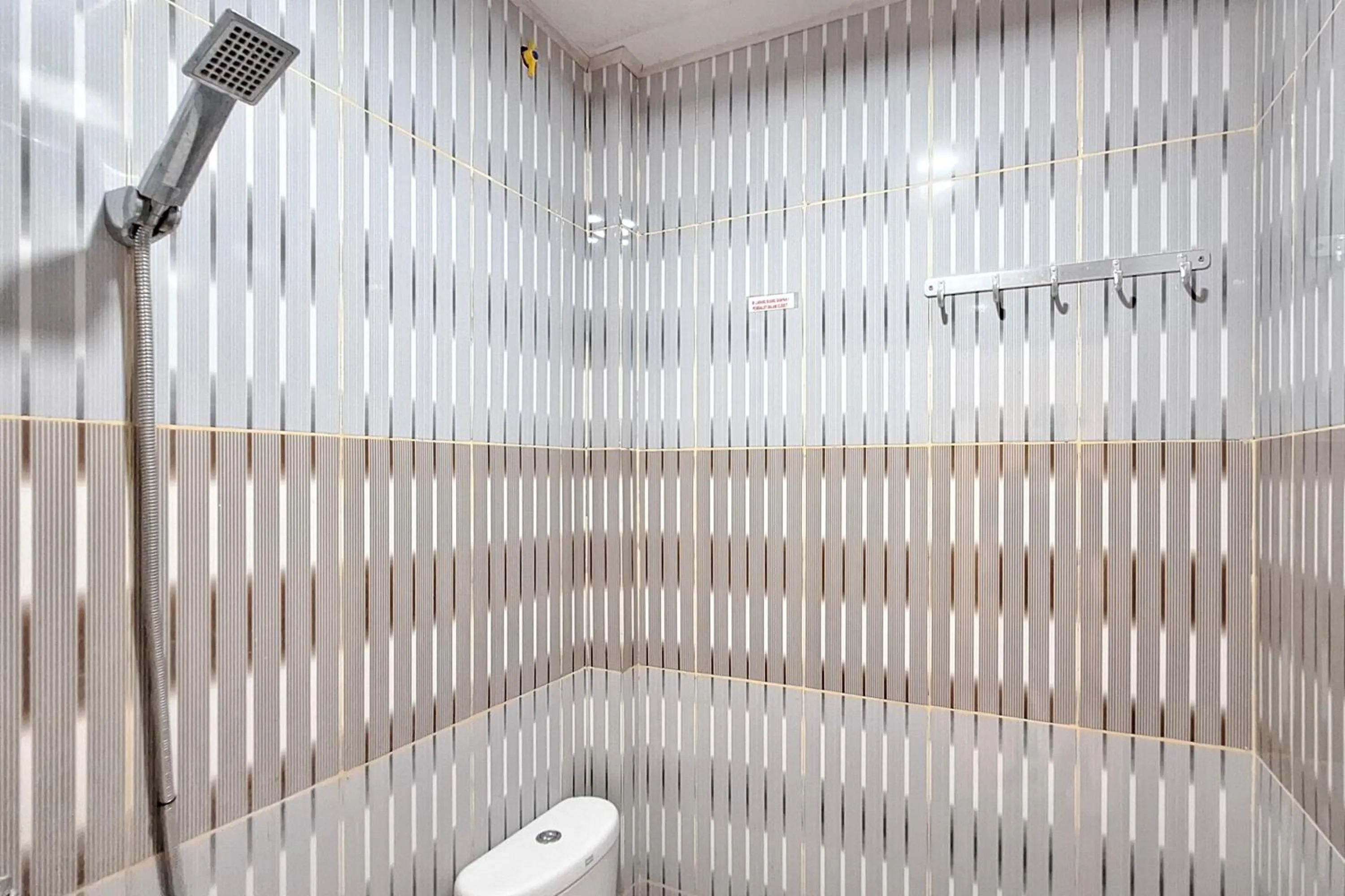 Bathroom in Hotel Jelita Mentawai Redpartner