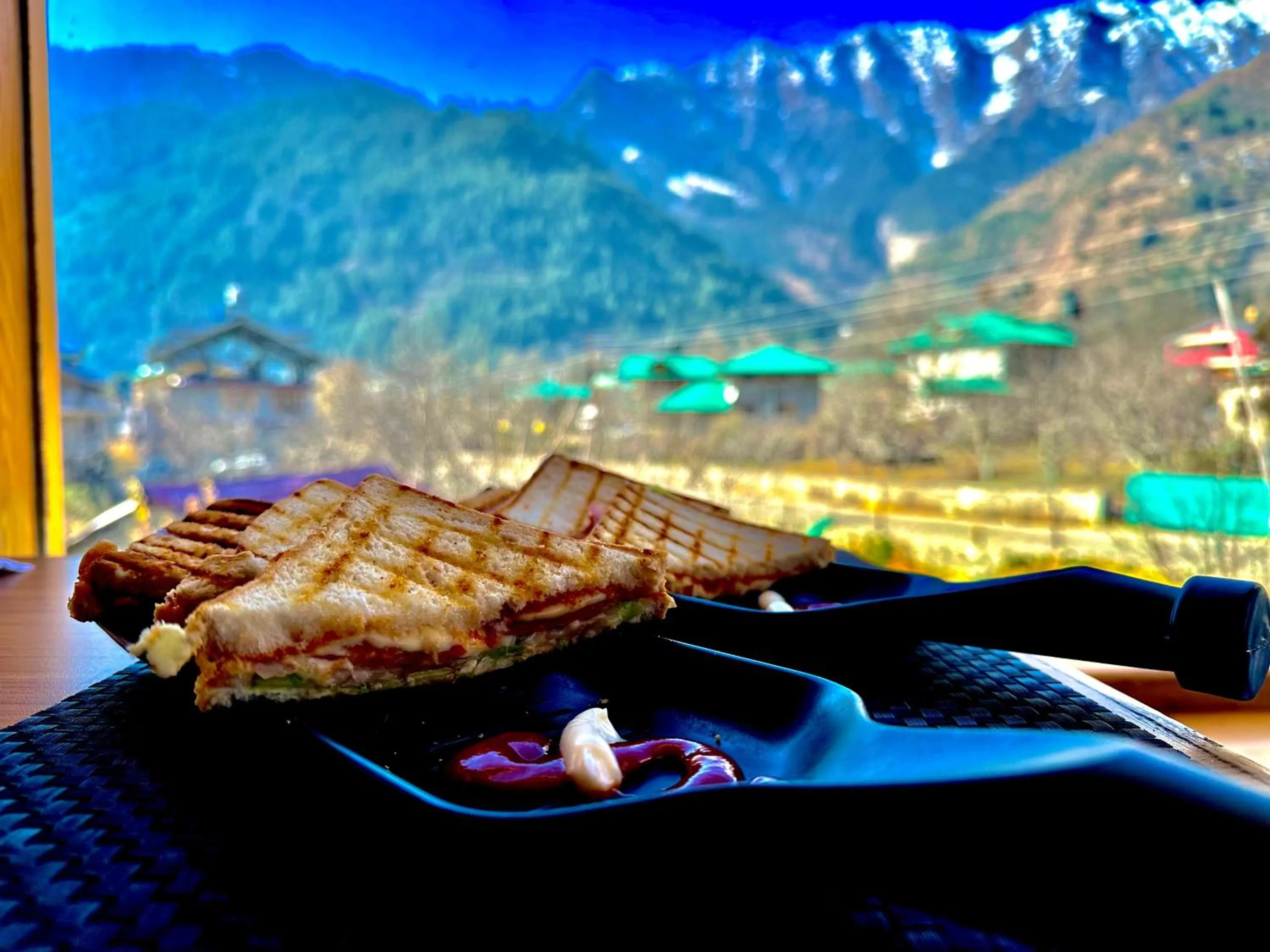 Food in Manali Outdoor Retreat by Sheosante