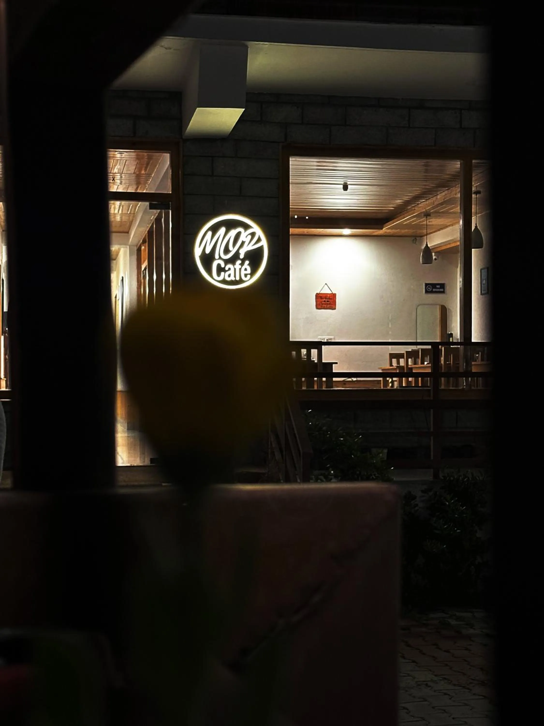 Restaurant/places to eat in Manali Outdoor Retreat by Sheosante