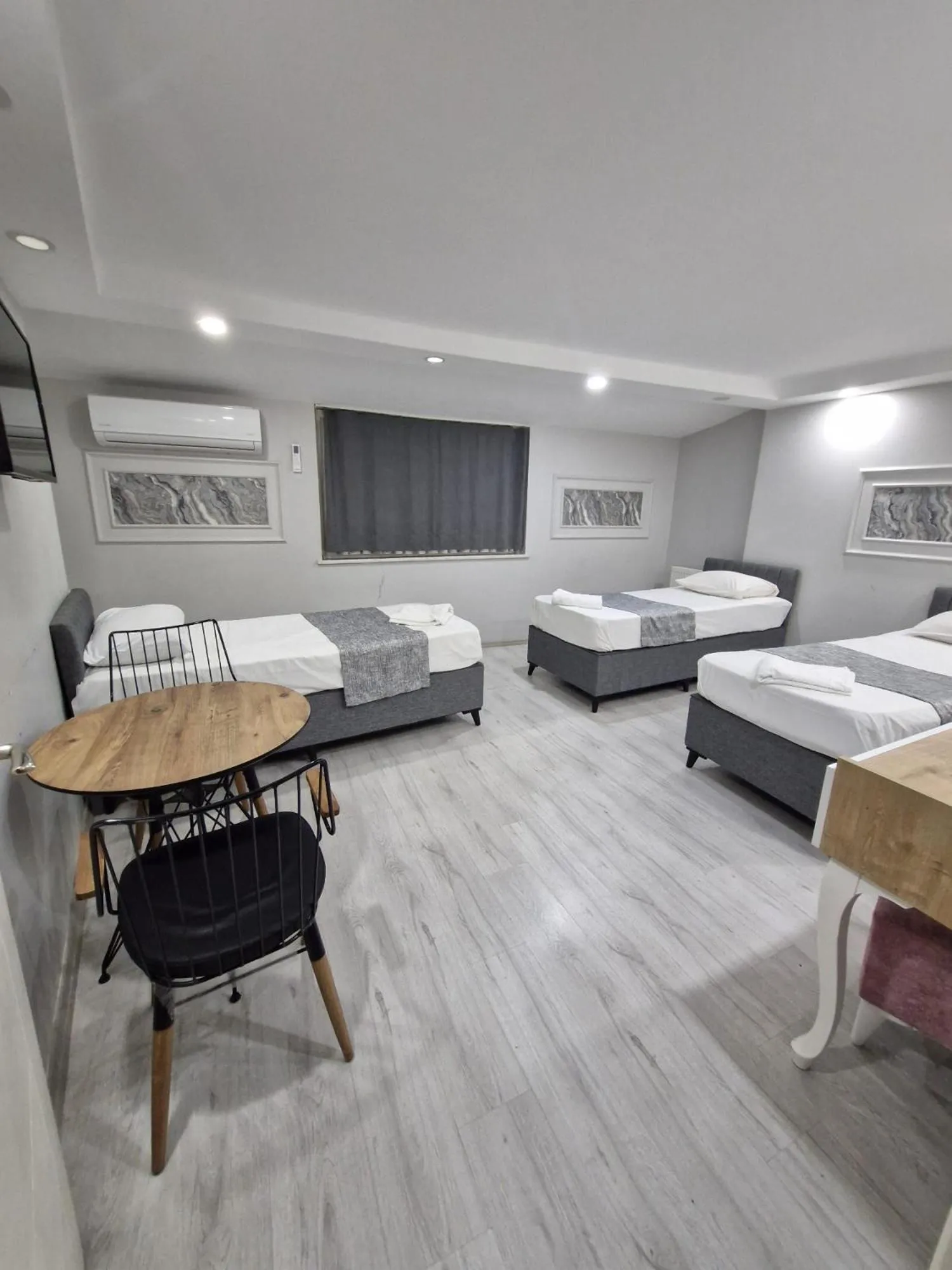 Bedroom, Bed in JOE BLACK APART